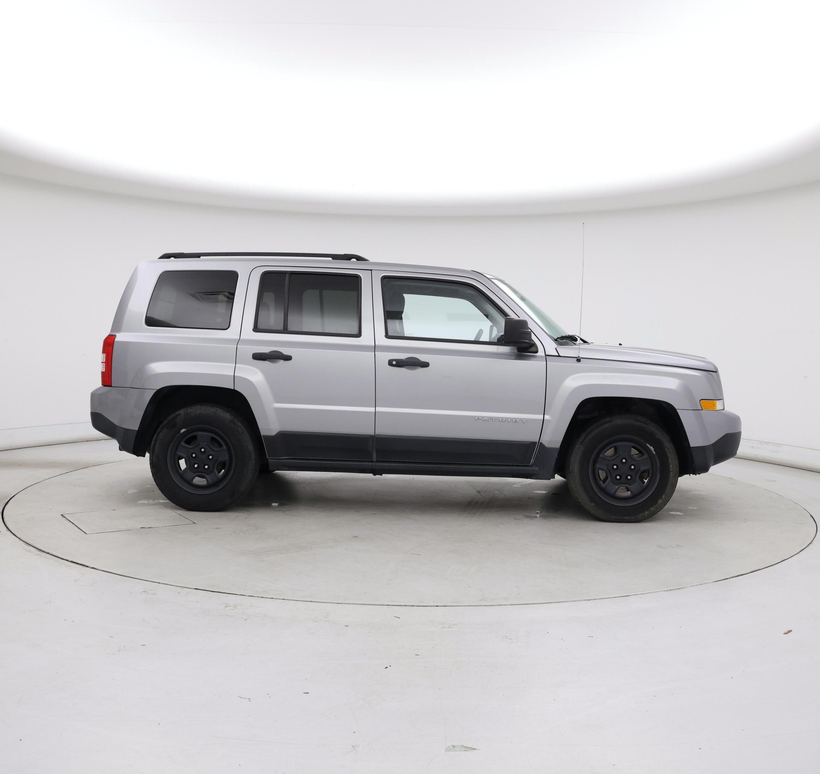 Thumbnail: 2017 Jeep Patriot - 7