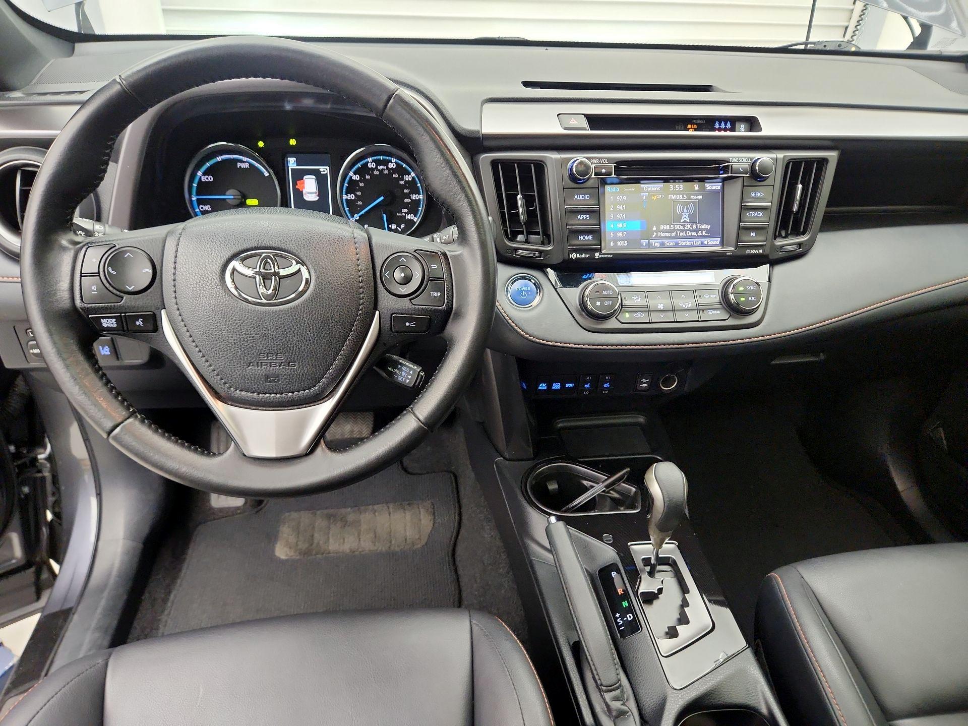 Thumbnail: 2018 Toyota RAV4 - 9