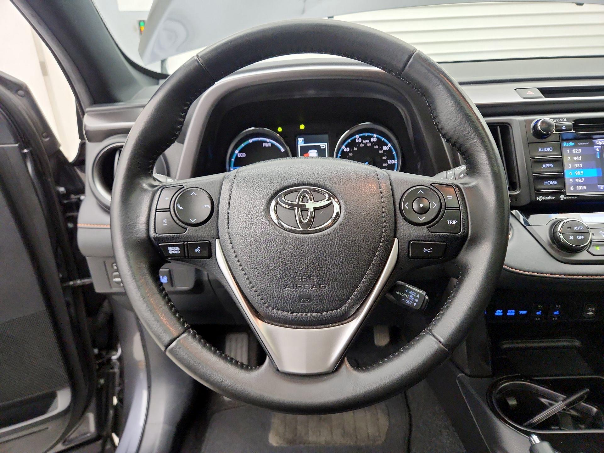 Thumbnail: 2018 Toyota RAV4 - 10