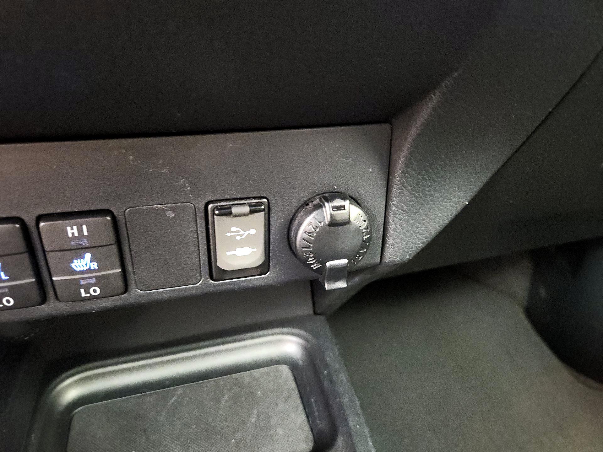 Thumbnail: 2018 Toyota RAV4 - 18