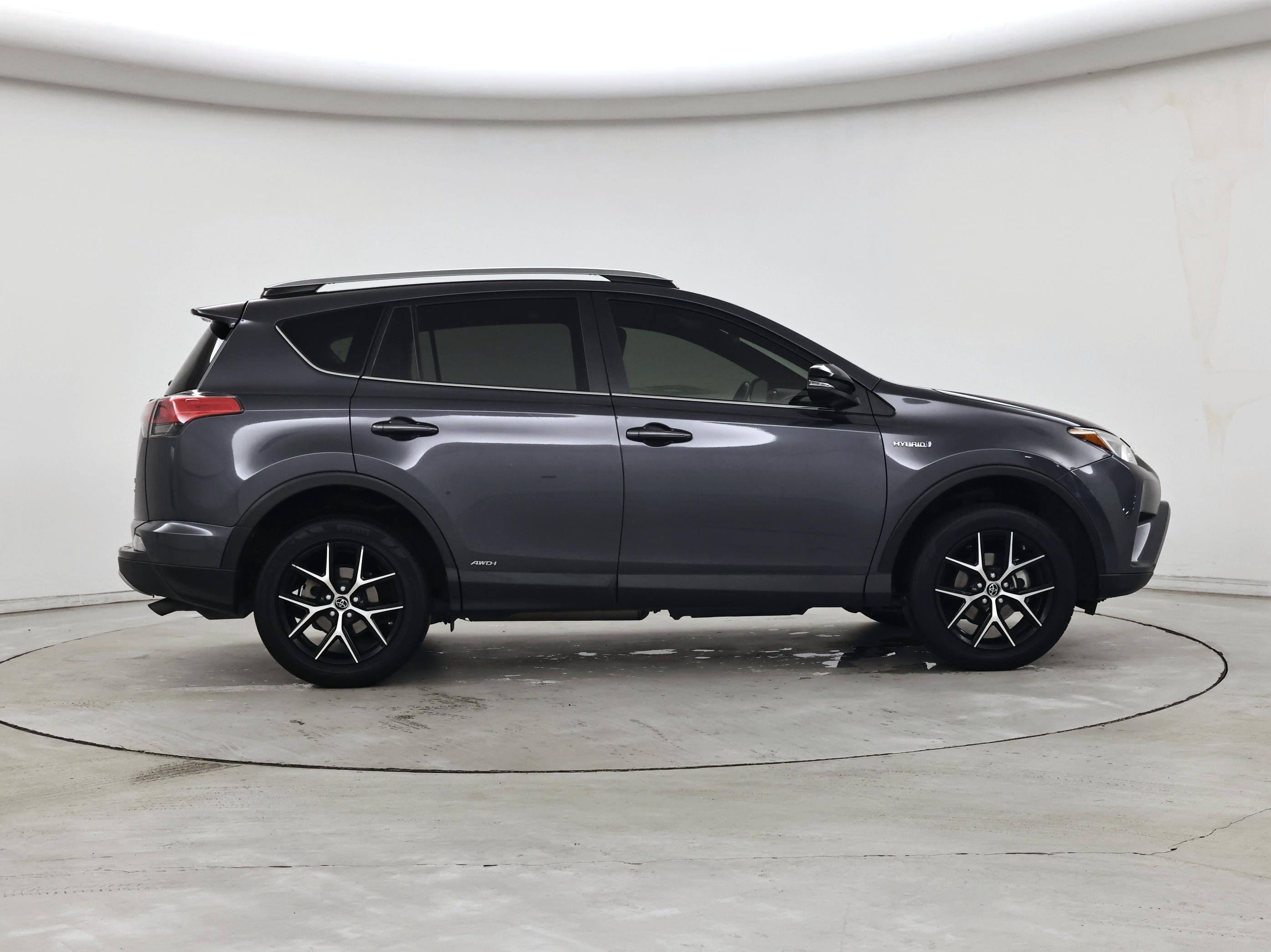 Thumbnail: 2018 Toyota RAV4 - 7