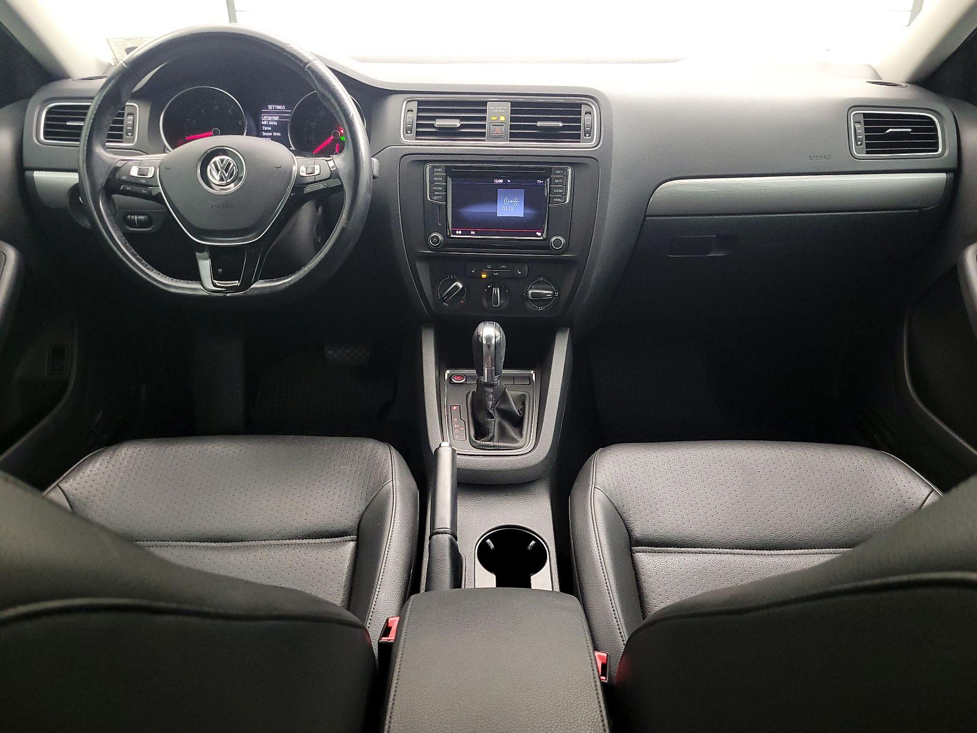 Thumbnail: 2017 Volkswagen Jetta - 9