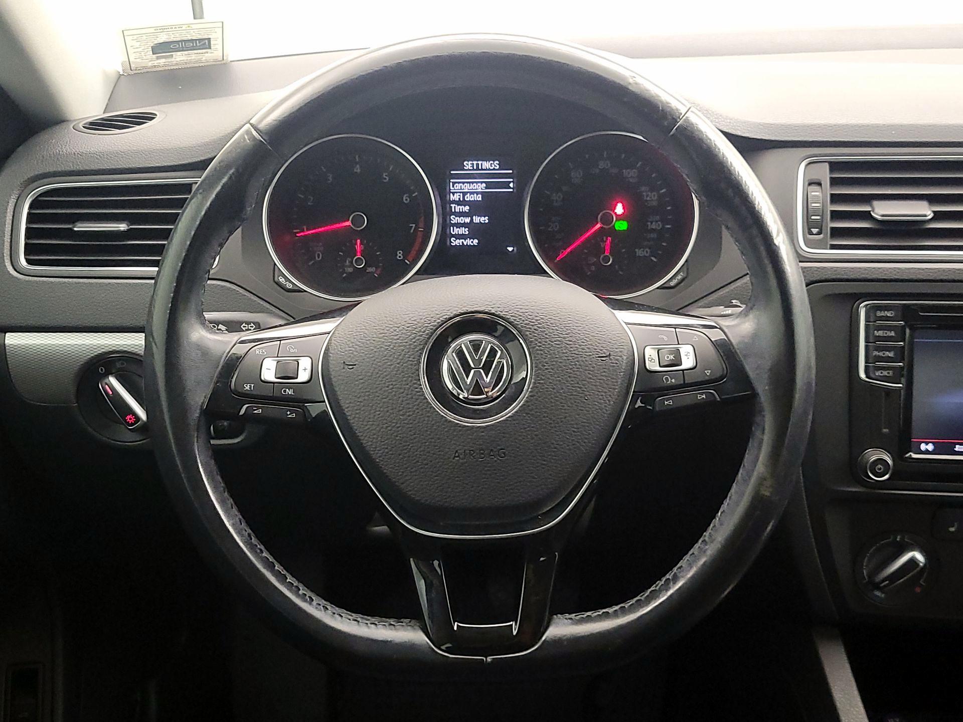 Thumbnail: 2017 Volkswagen Jetta - 10