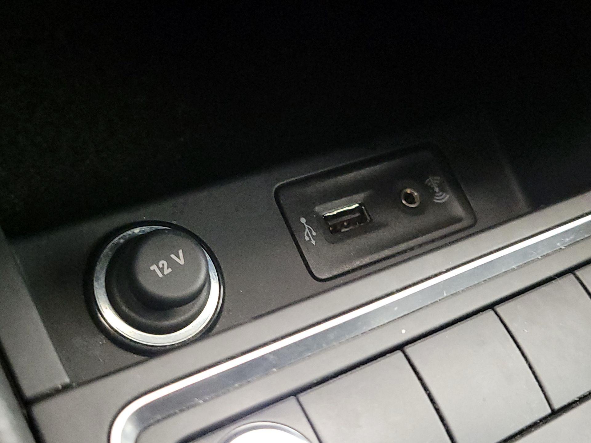 Thumbnail: 2017 Volkswagen Jetta - 18