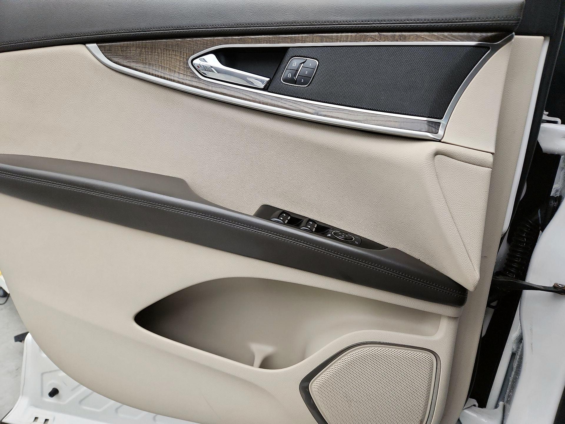 Thumbnail: 2016 Lincoln MKX - 12