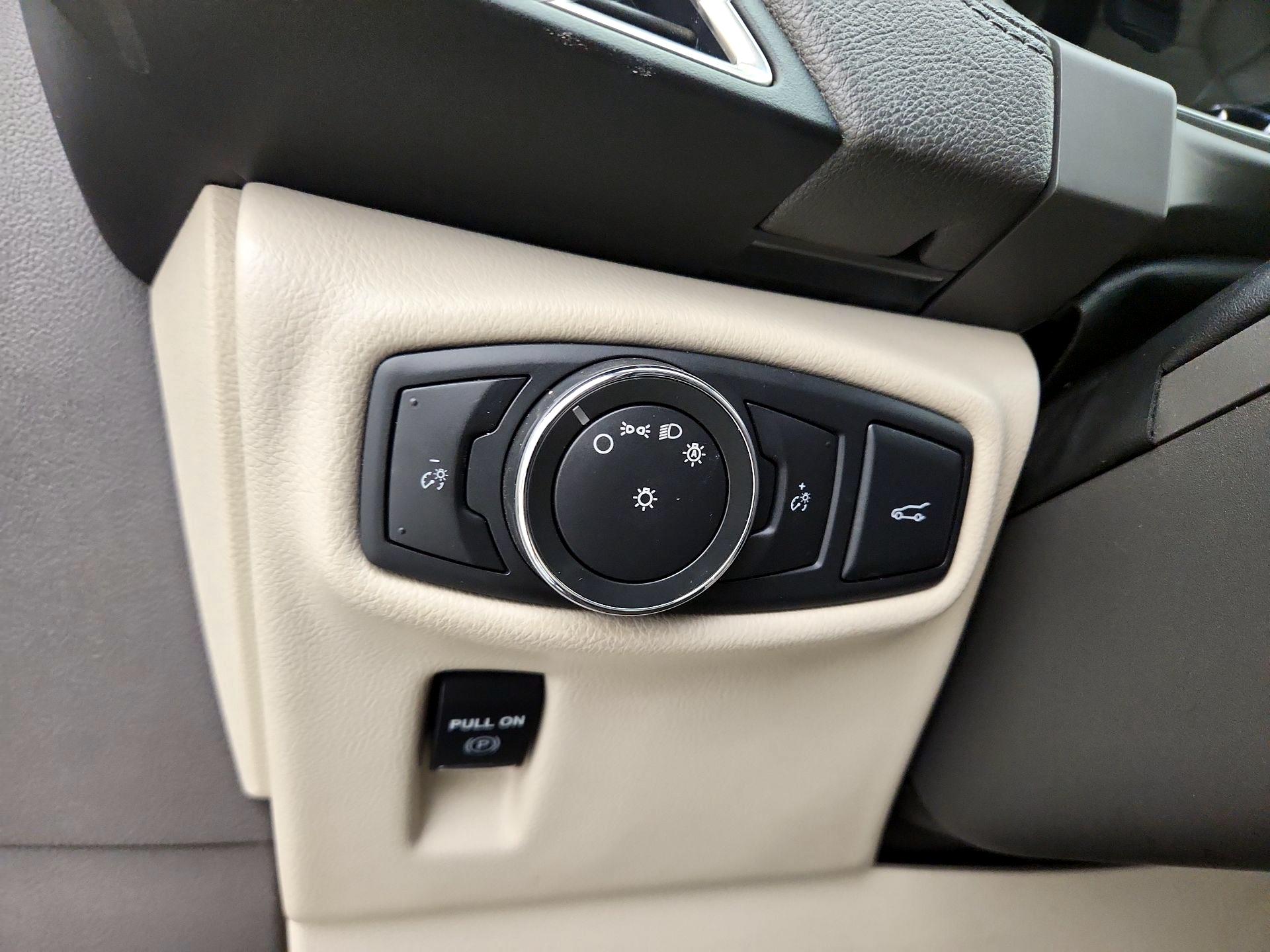 Thumbnail: 2016 Lincoln MKX - 13