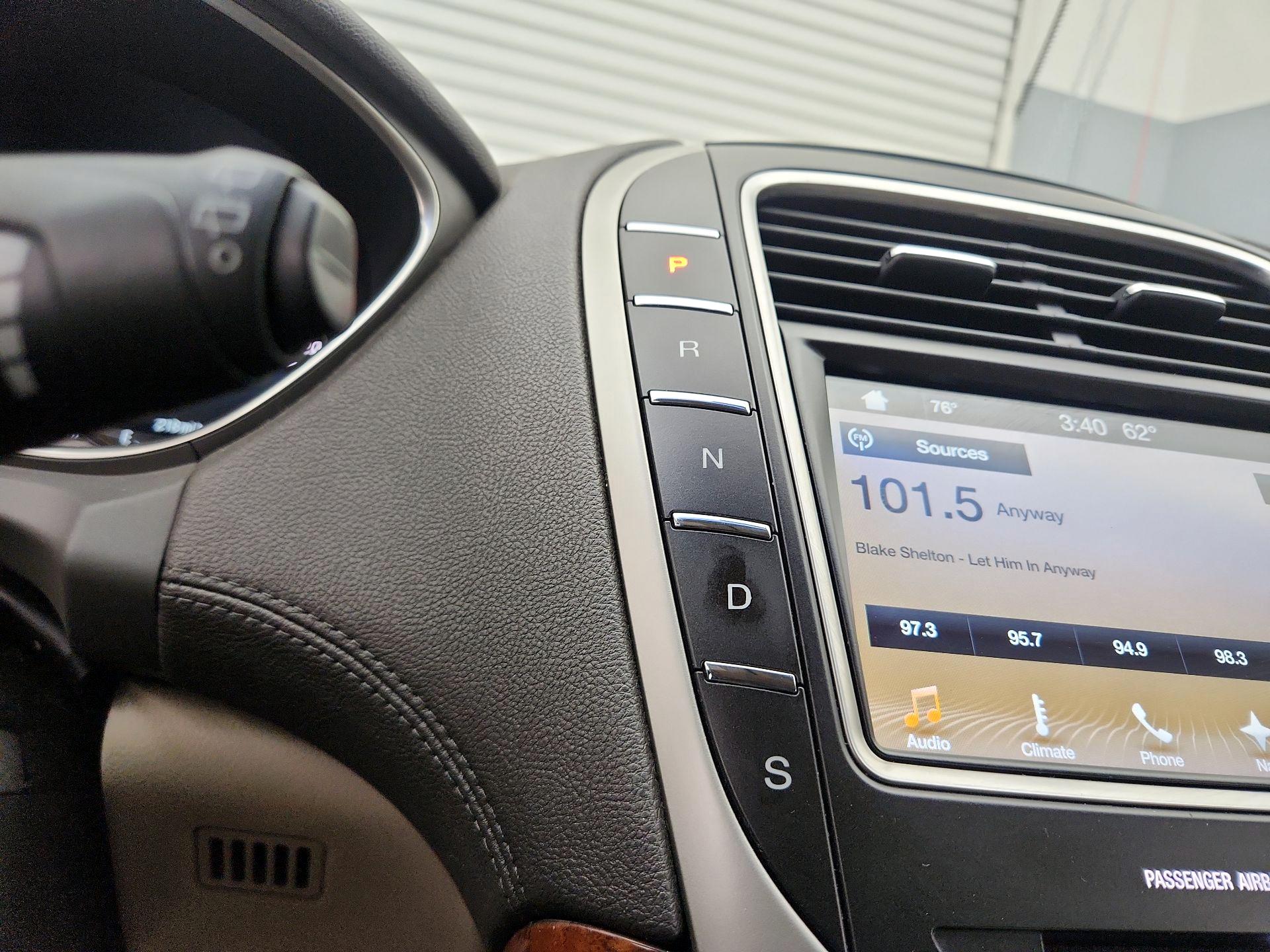 Thumbnail: 2016 Lincoln MKX - 18