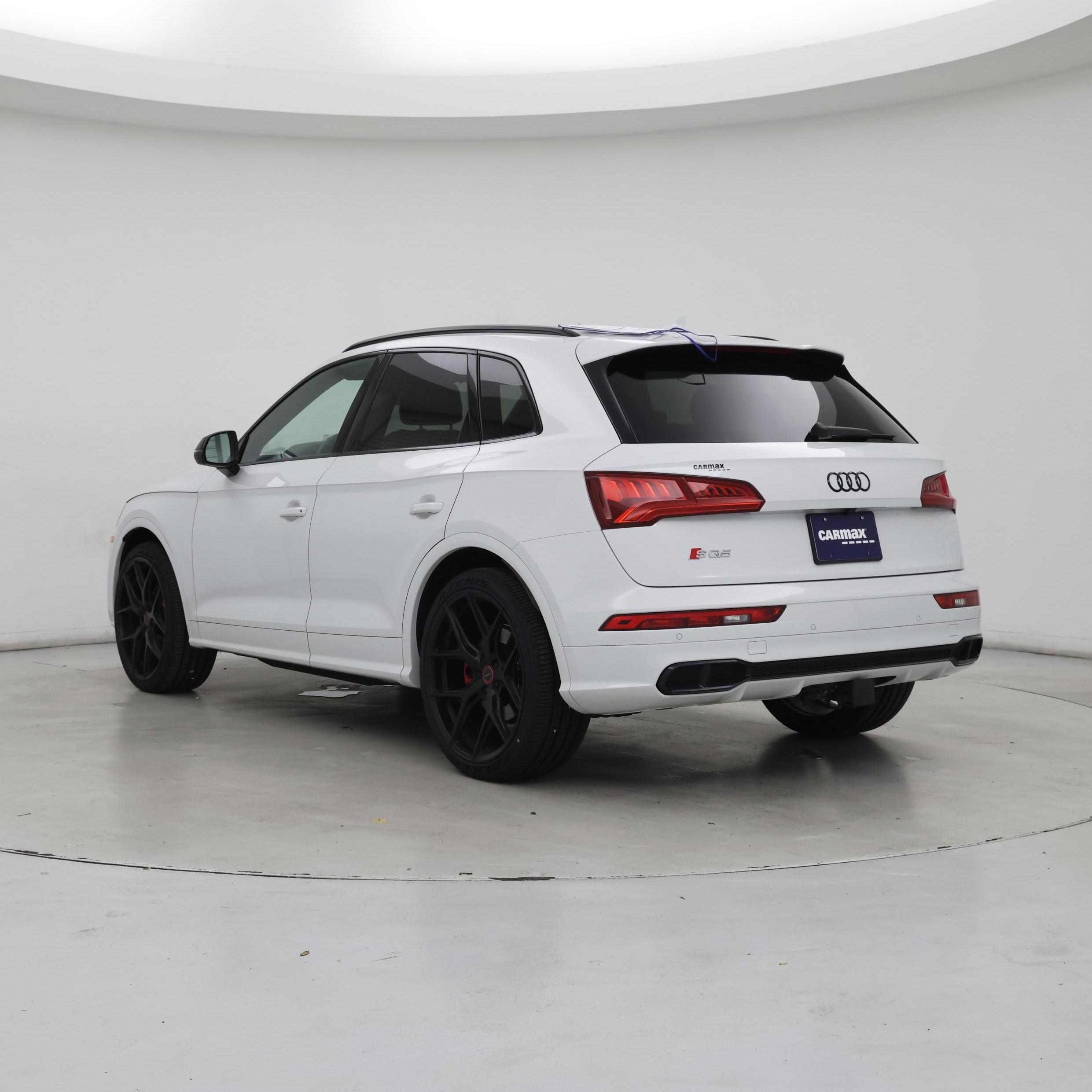 Thumbnail: 2019 Audi SQ5 - 2