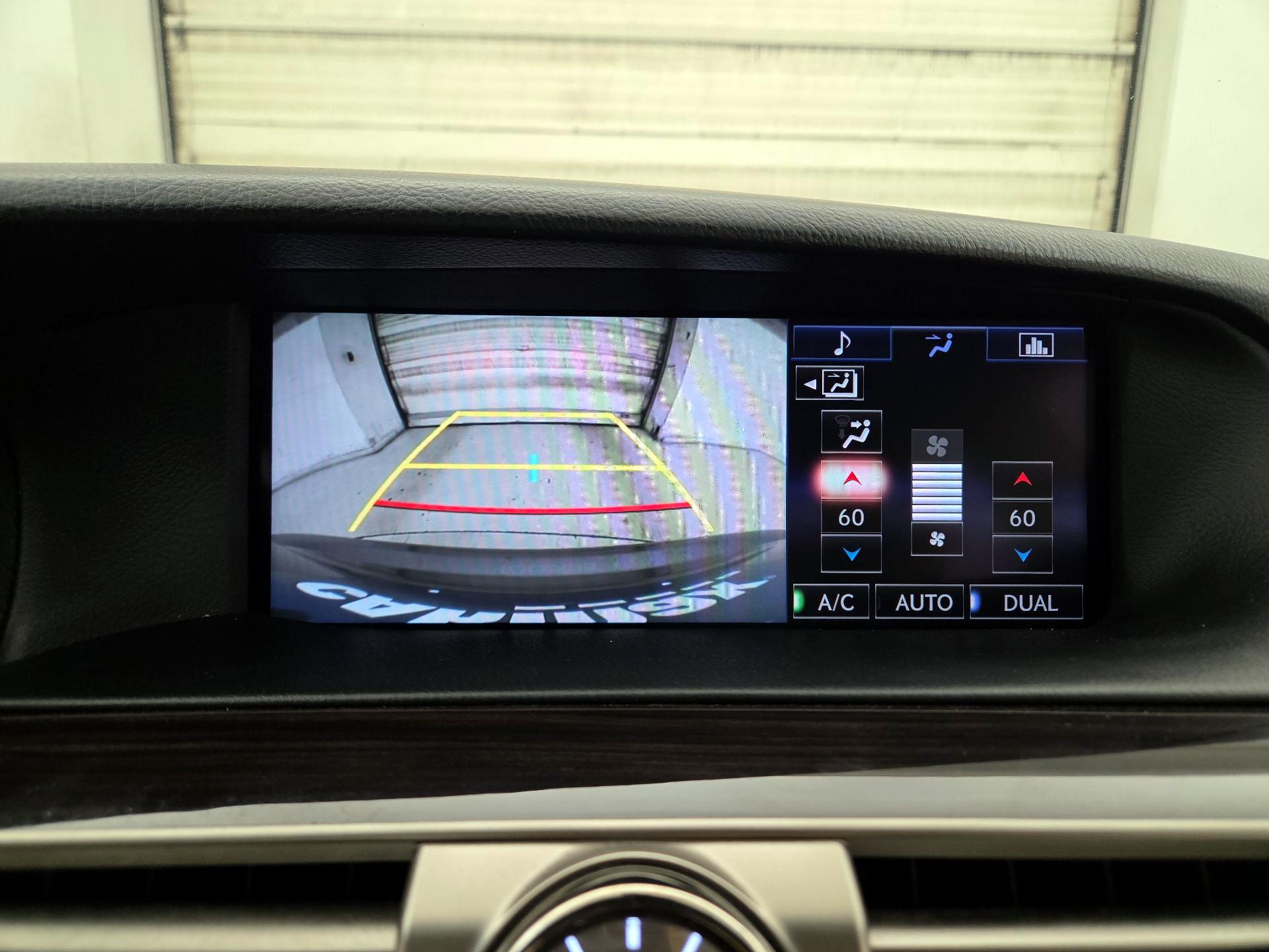 Thumbnail: 2015 Lexus LS - 15