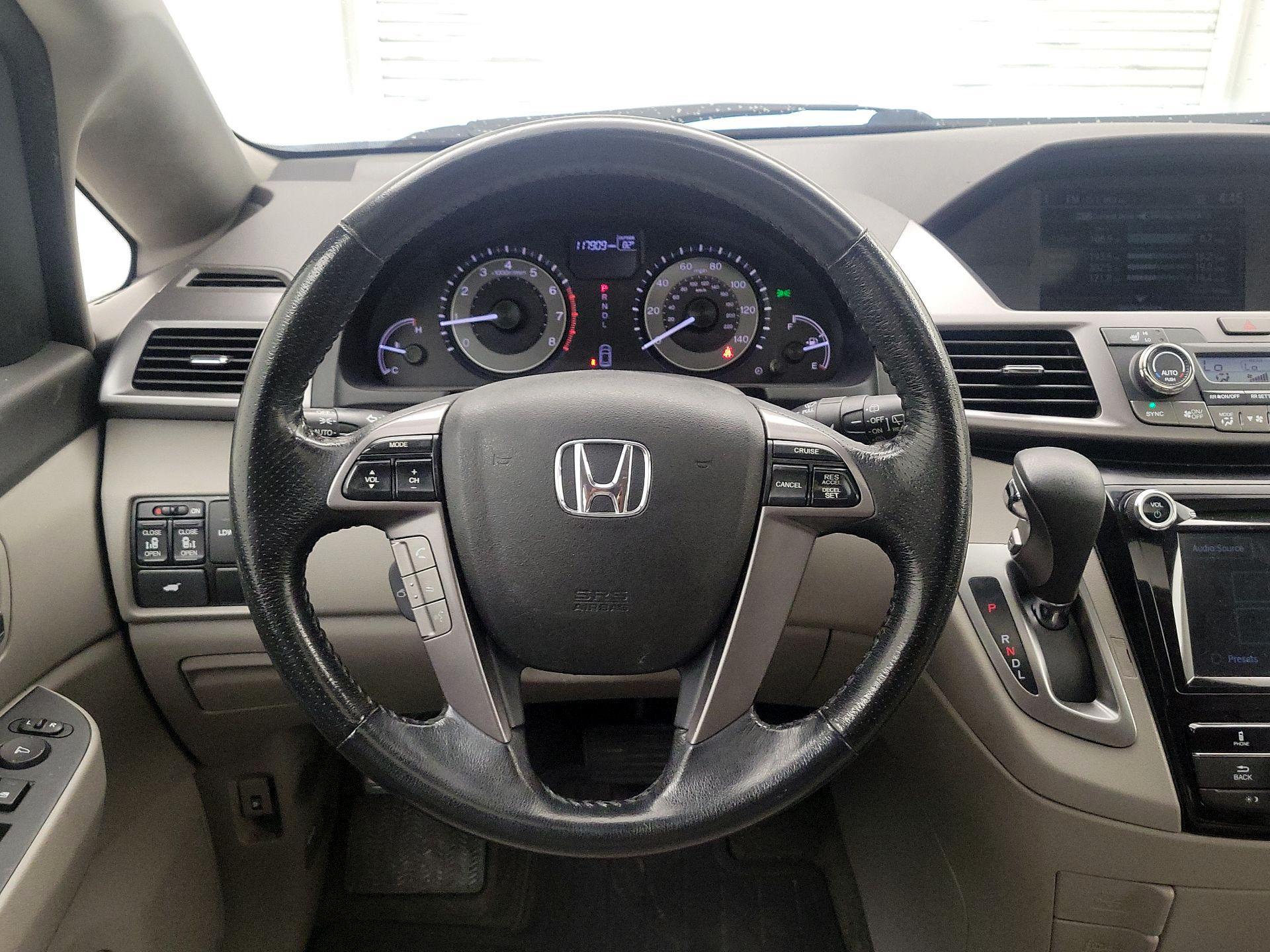 Thumbnail: 2014 Honda Odyssey - 10