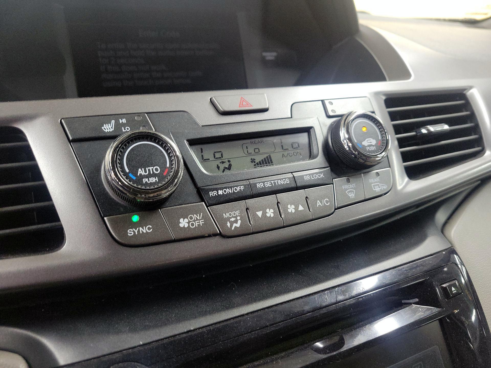 Thumbnail: 2014 Honda Odyssey - 16