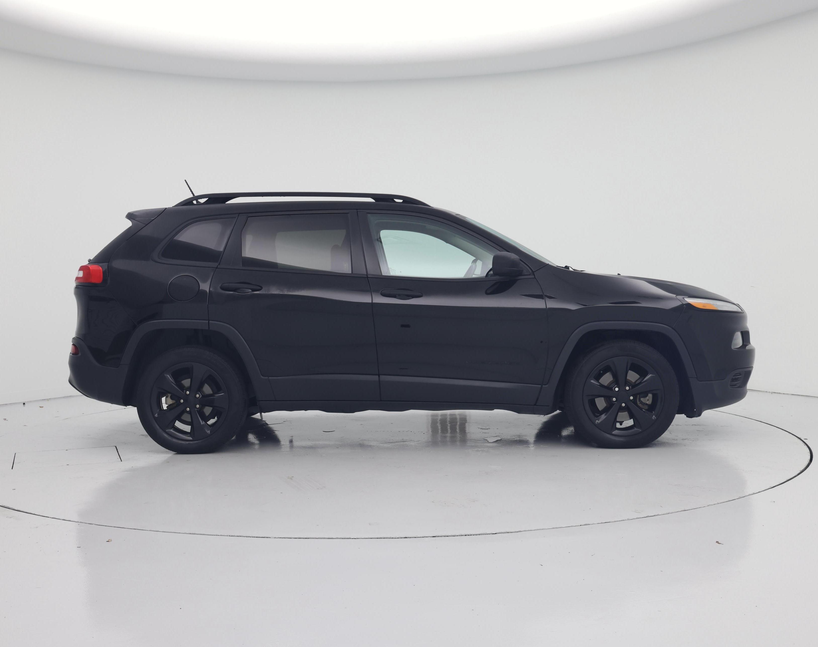 Thumbnail: 2017 Jeep Cherokee - 7