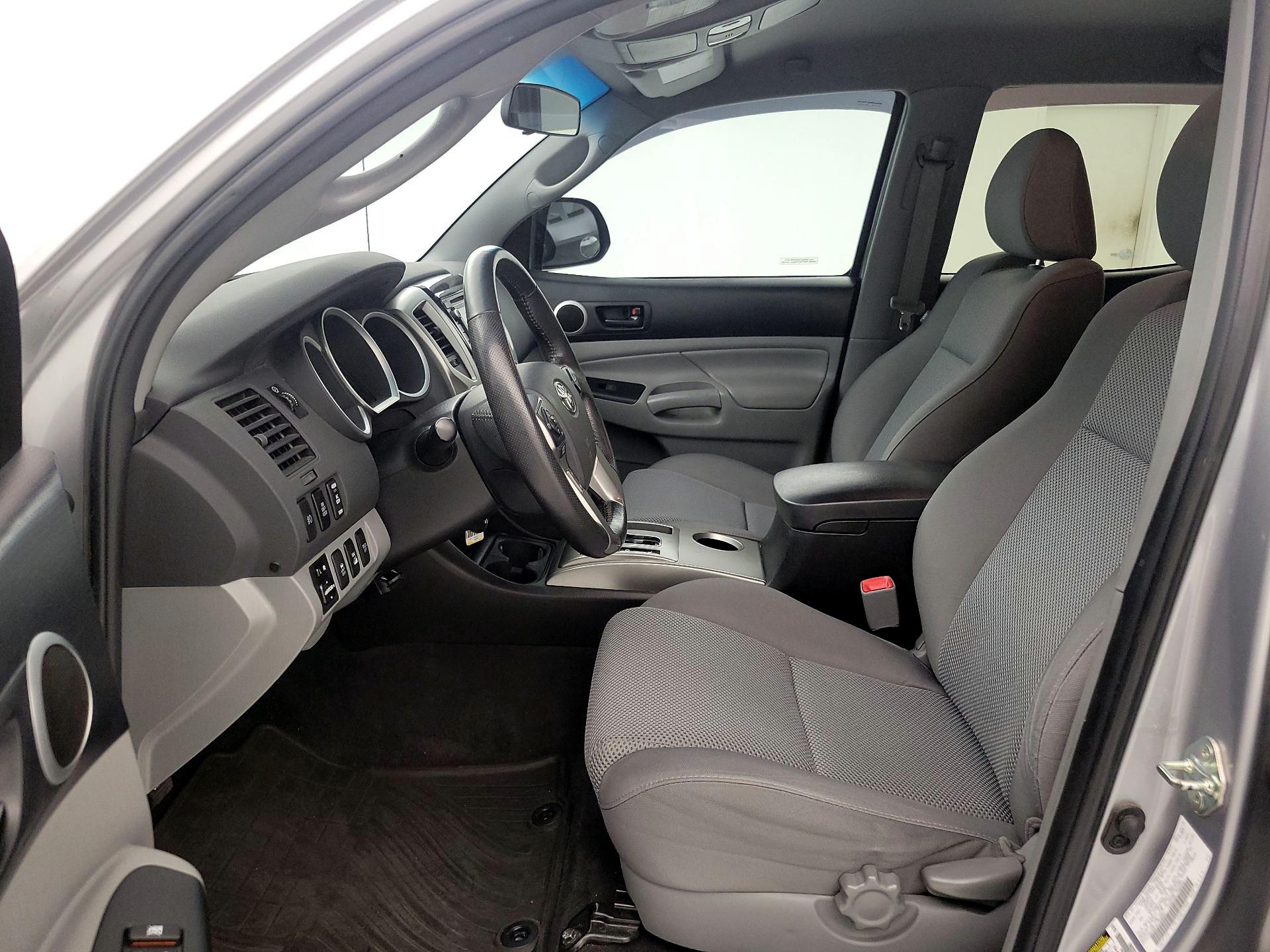 Thumbnail: 2015 Toyota Tacoma - 11