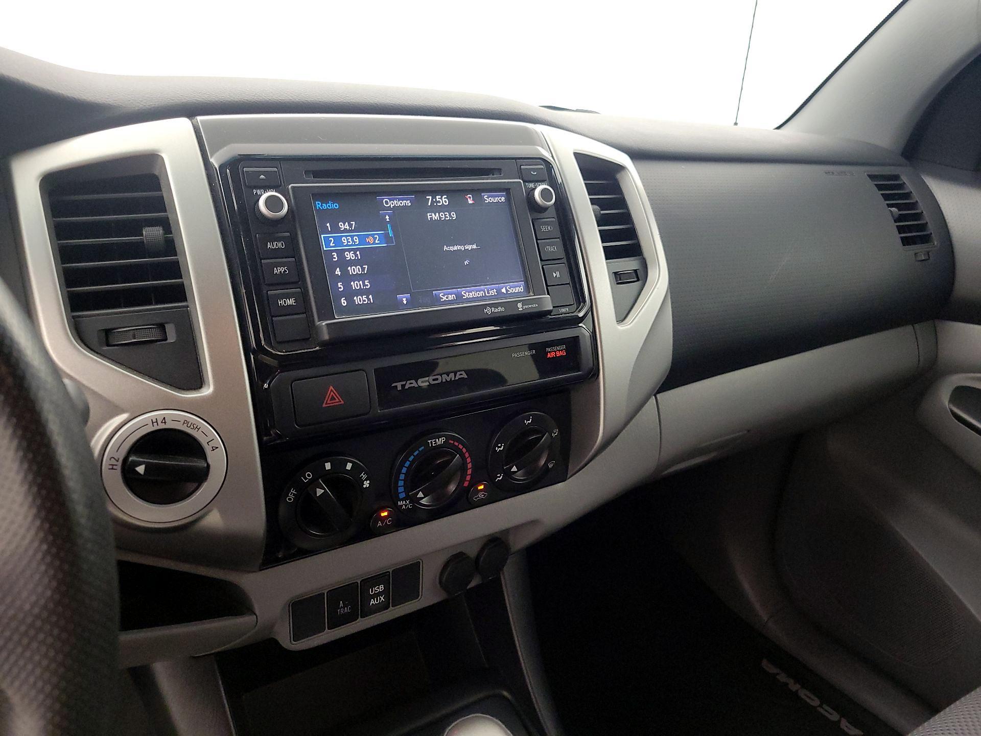 Thumbnail: 2015 Toyota Tacoma - 15