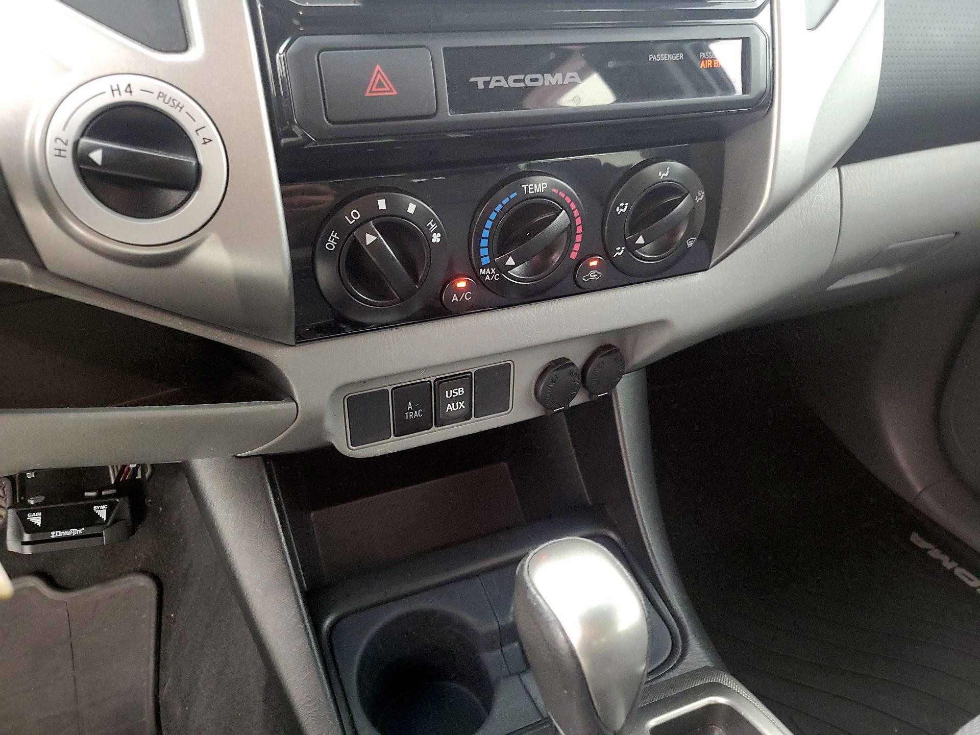 Thumbnail: 2015 Toyota Tacoma - 16
