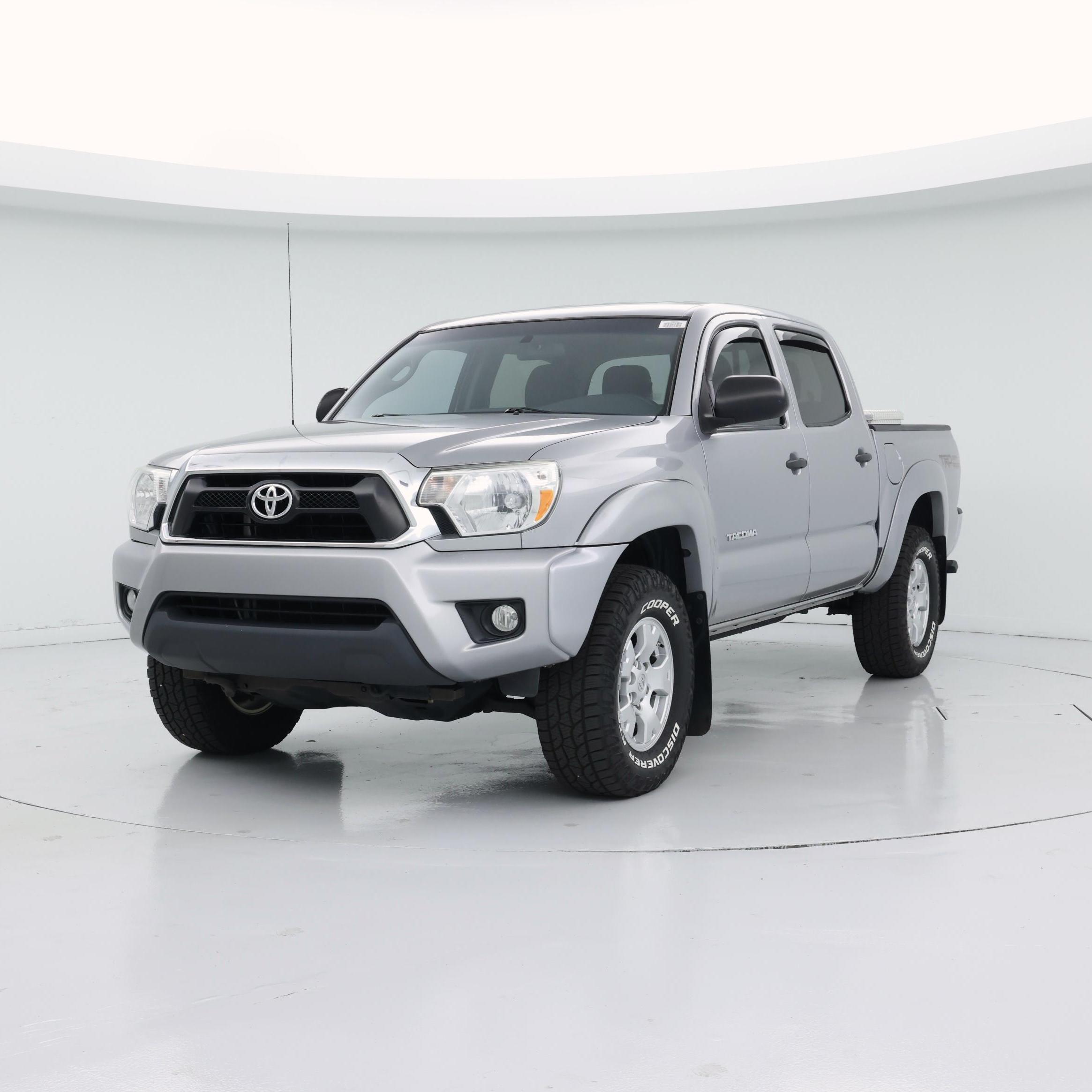 Thumbnail: 2015 Toyota Tacoma - 4