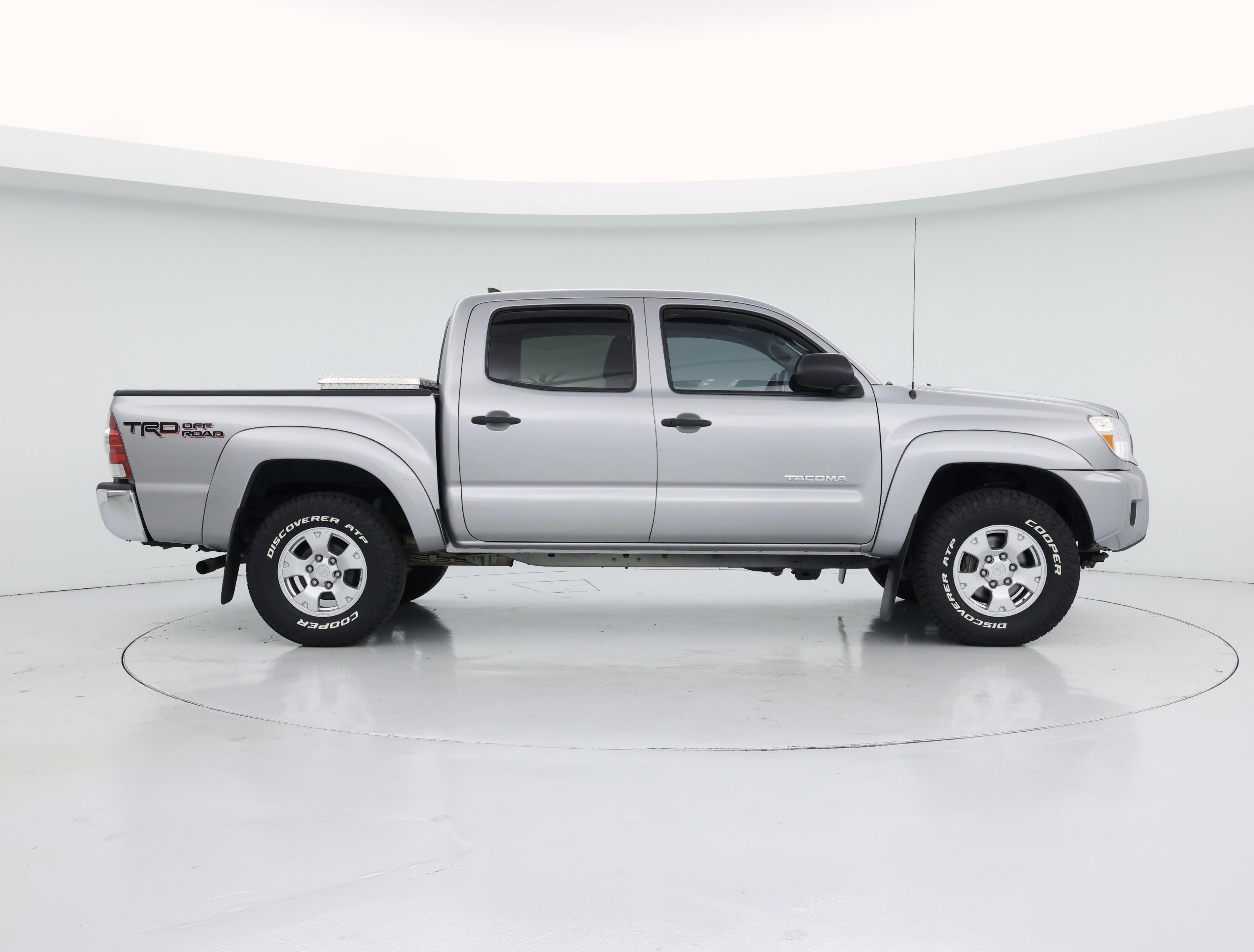 Thumbnail: 2015 Toyota Tacoma - 7
