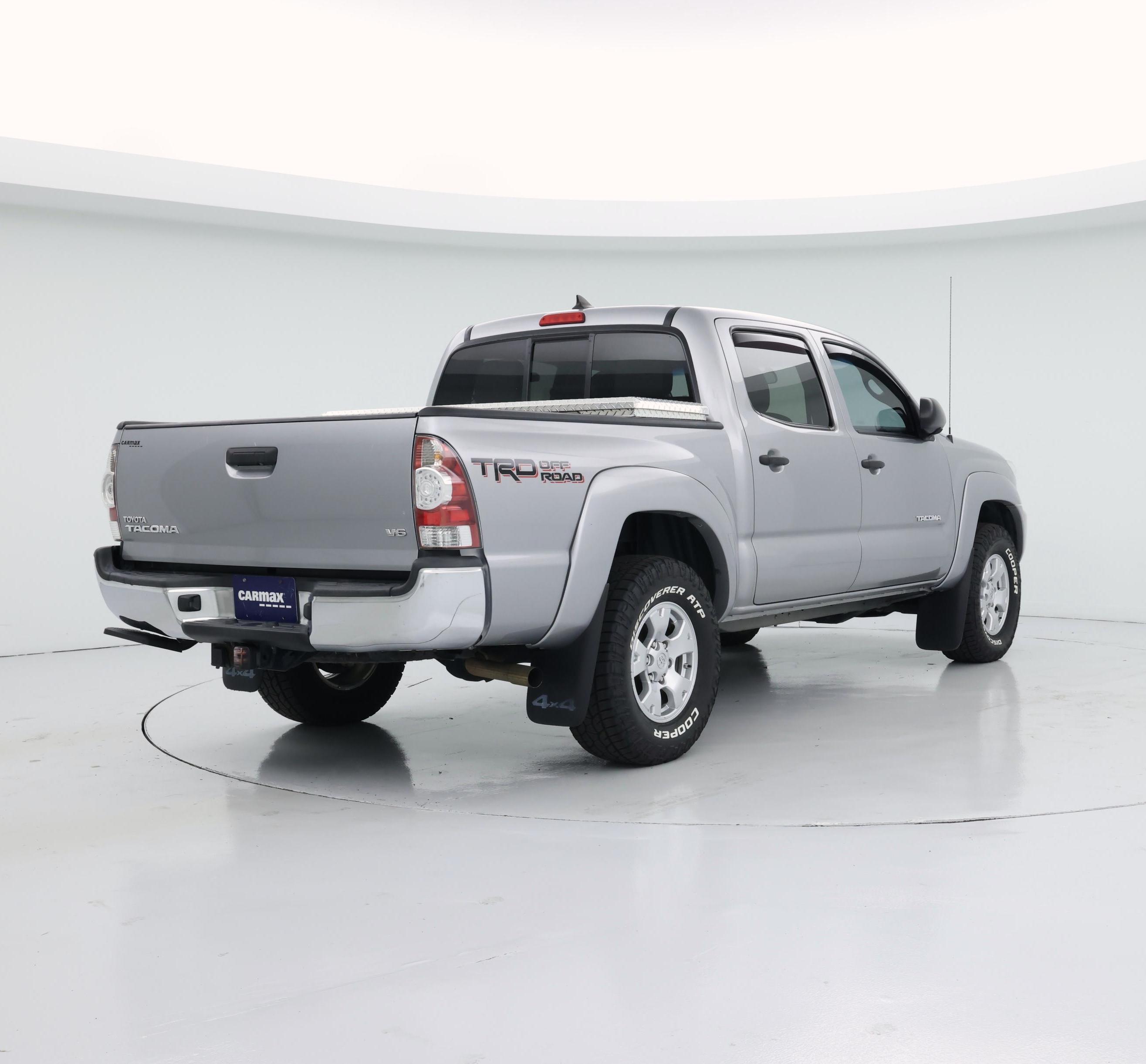 Thumbnail: 2015 Toyota Tacoma - 8
