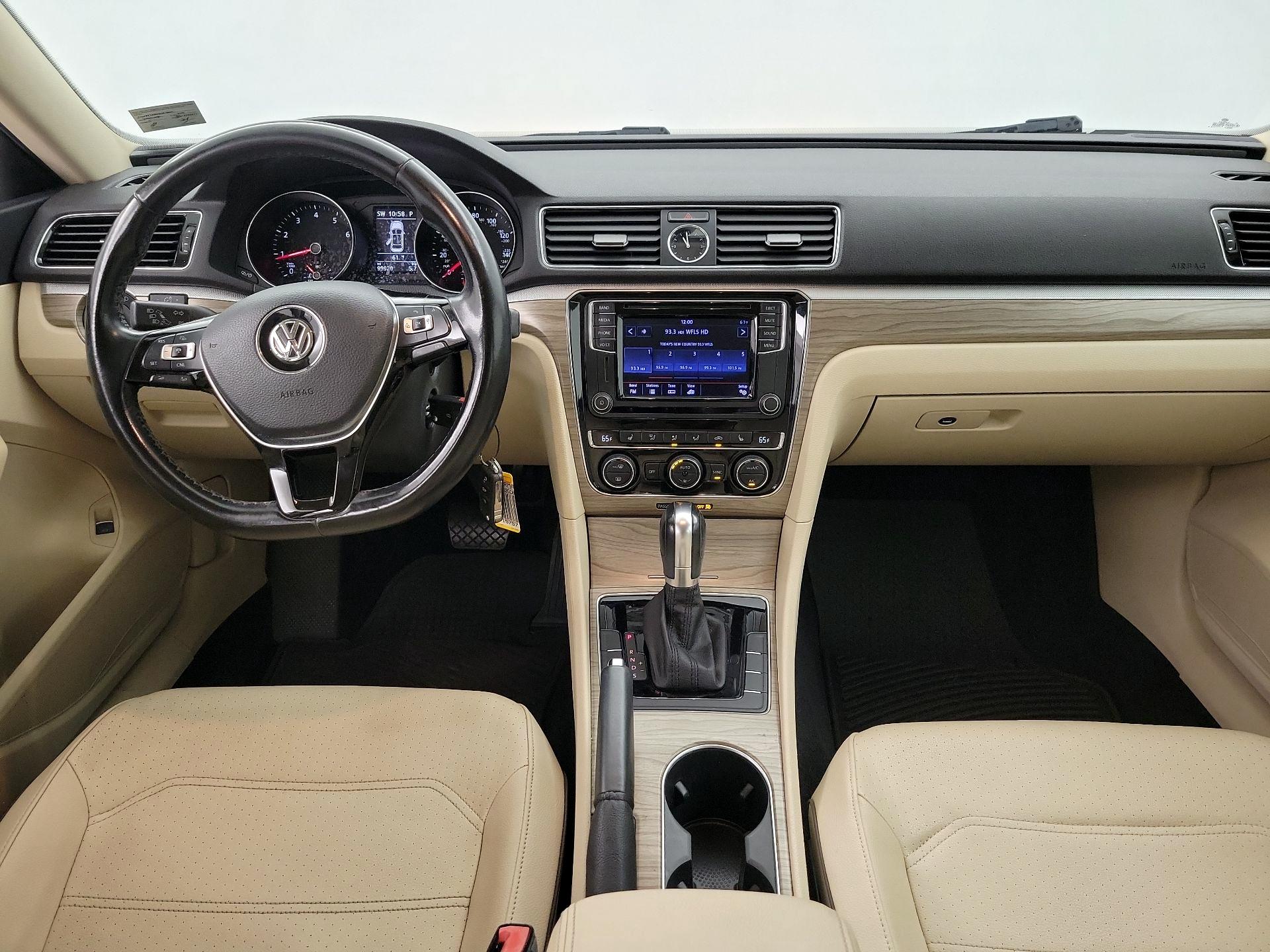 Thumbnail: 2016 Volkswagen Passat - 9