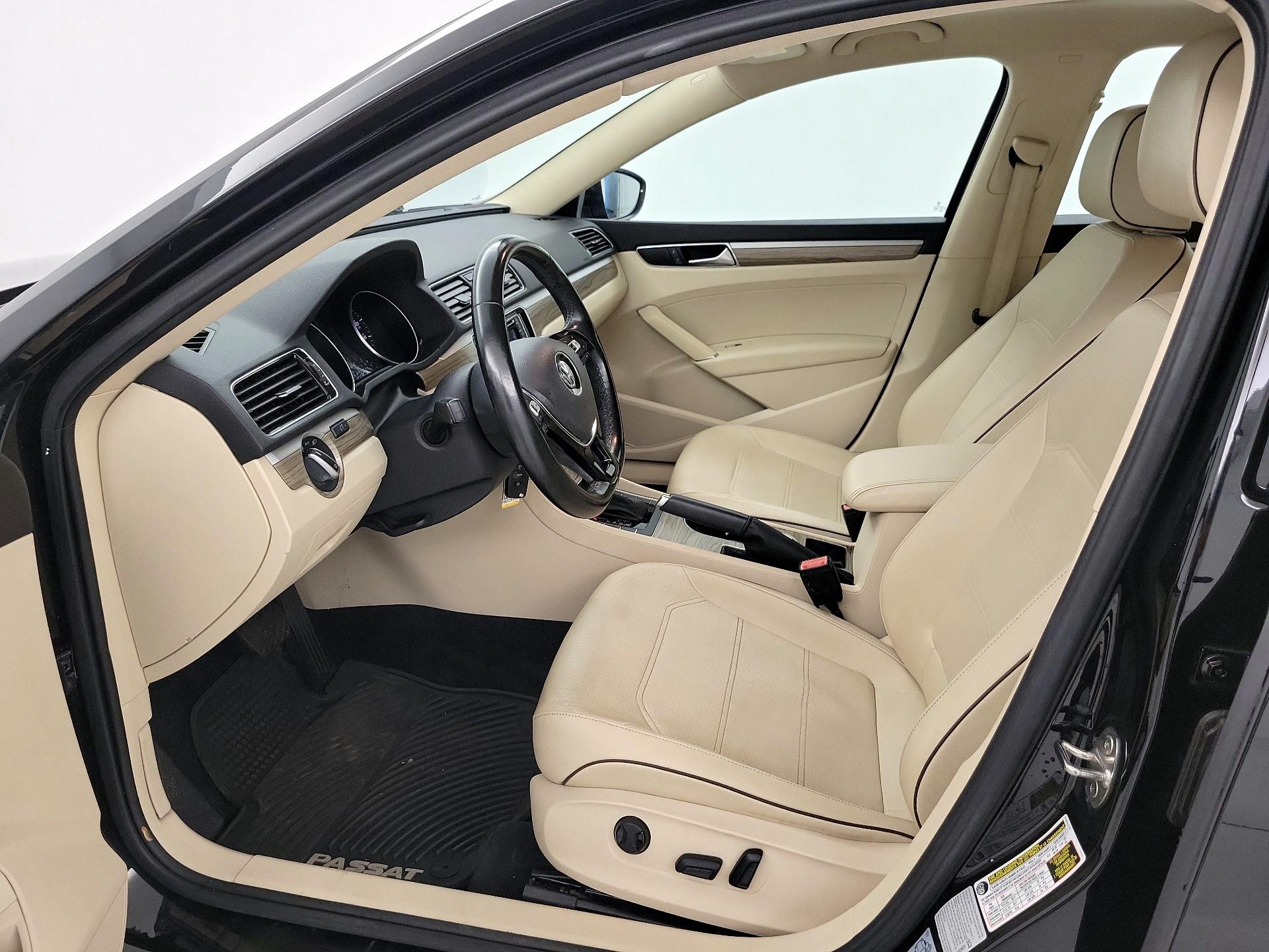Thumbnail: 2016 Volkswagen Passat - 11