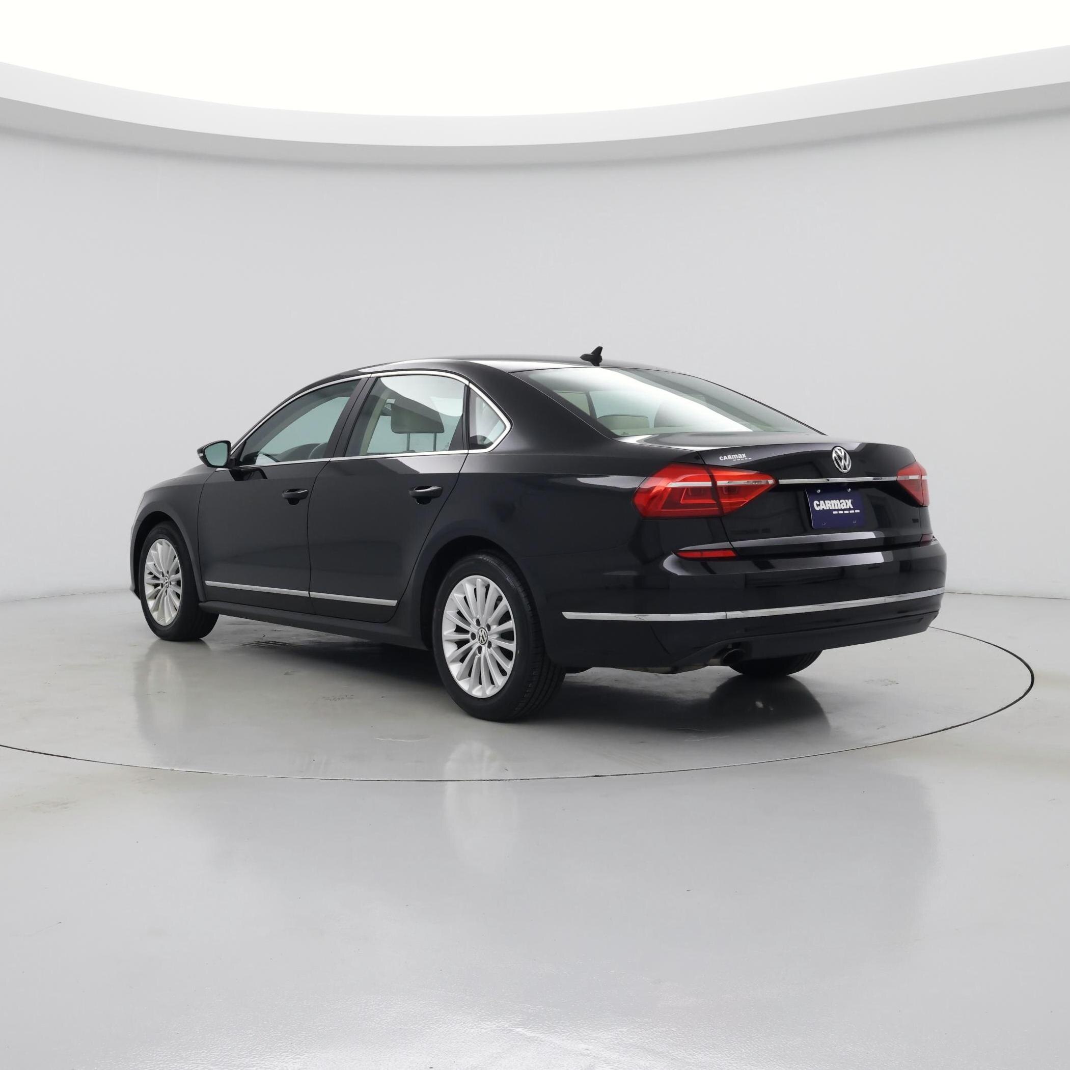 Thumbnail: 2016 Volkswagen Passat - 2