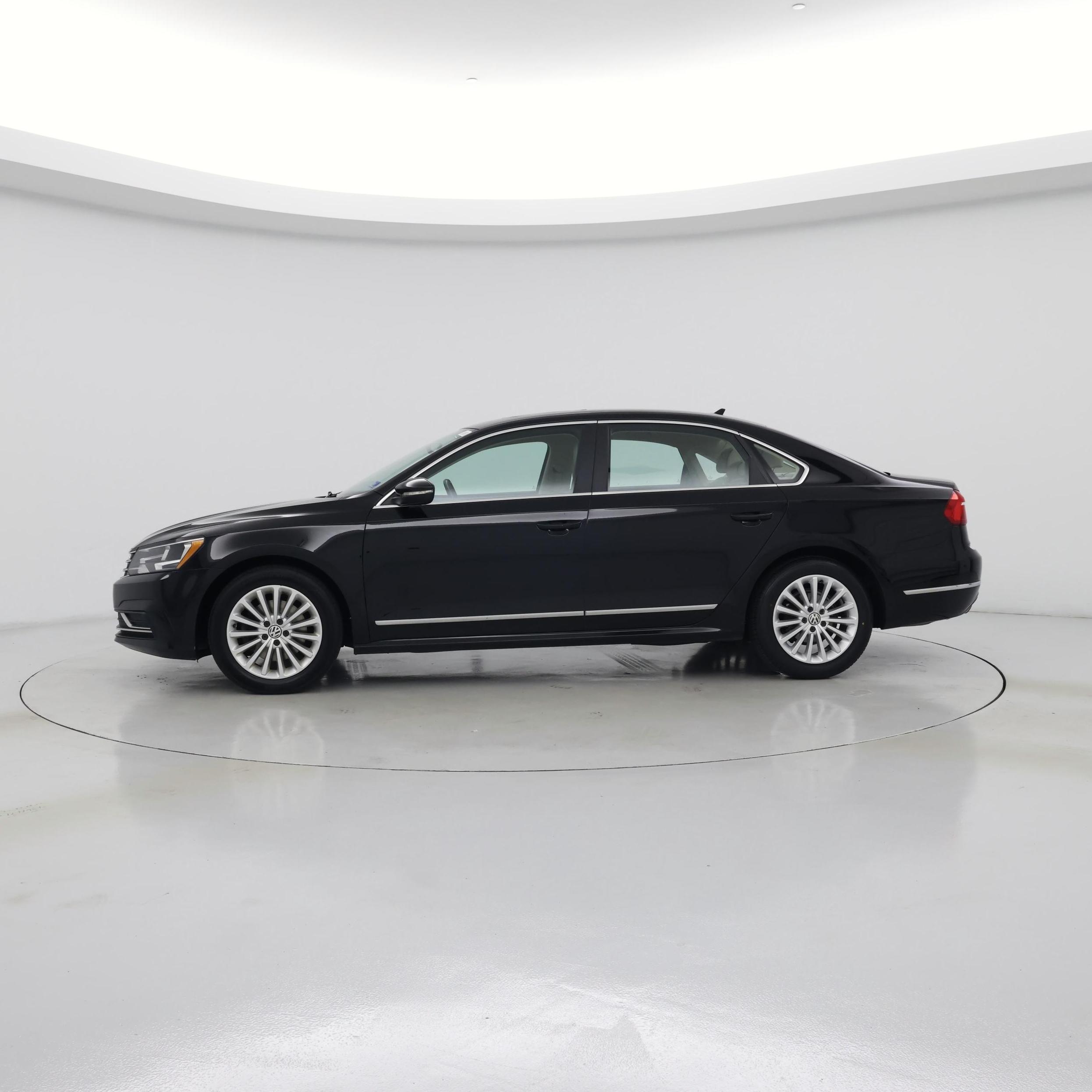 Thumbnail: 2016 Volkswagen Passat - 3