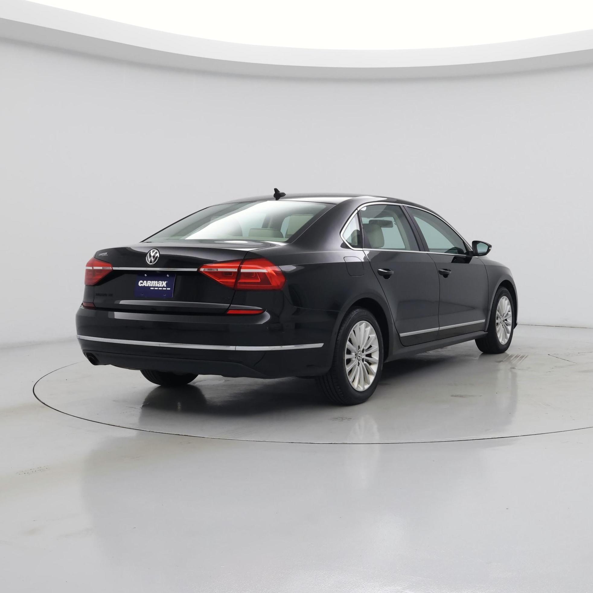 Thumbnail: 2016 Volkswagen Passat - 8