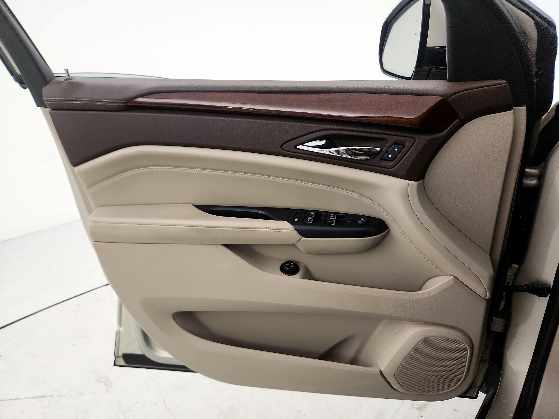 Thumbnail: 2015 Cadillac SRX - 12