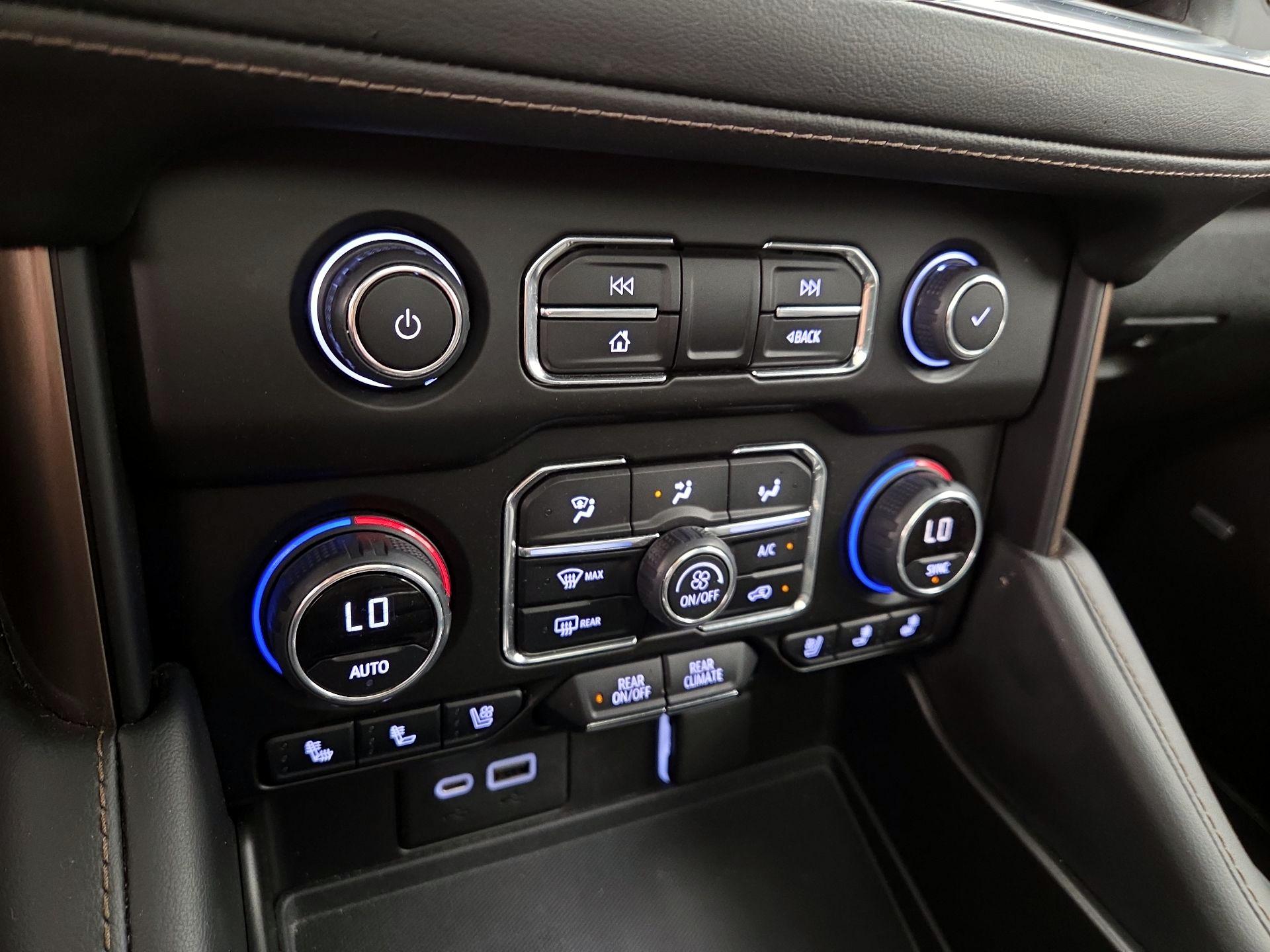 Thumbnail: 2022 Chevrolet Suburban - 16