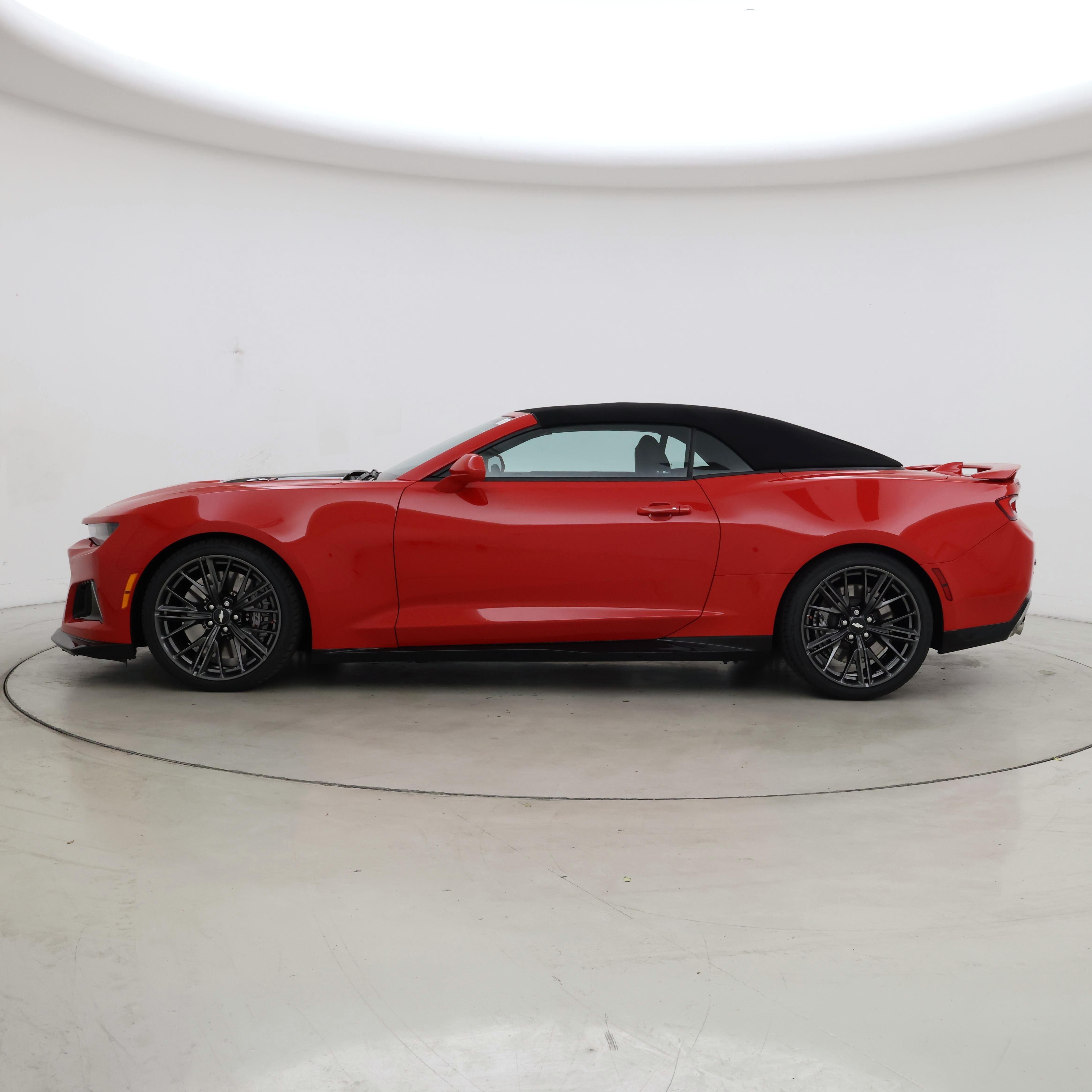 Thumbnail: 2018 Chevrolet Camaro - 3