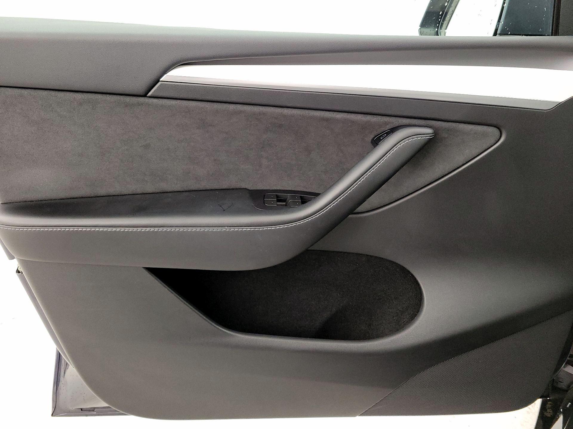 Thumbnail: 2022 Tesla Model Y - 12