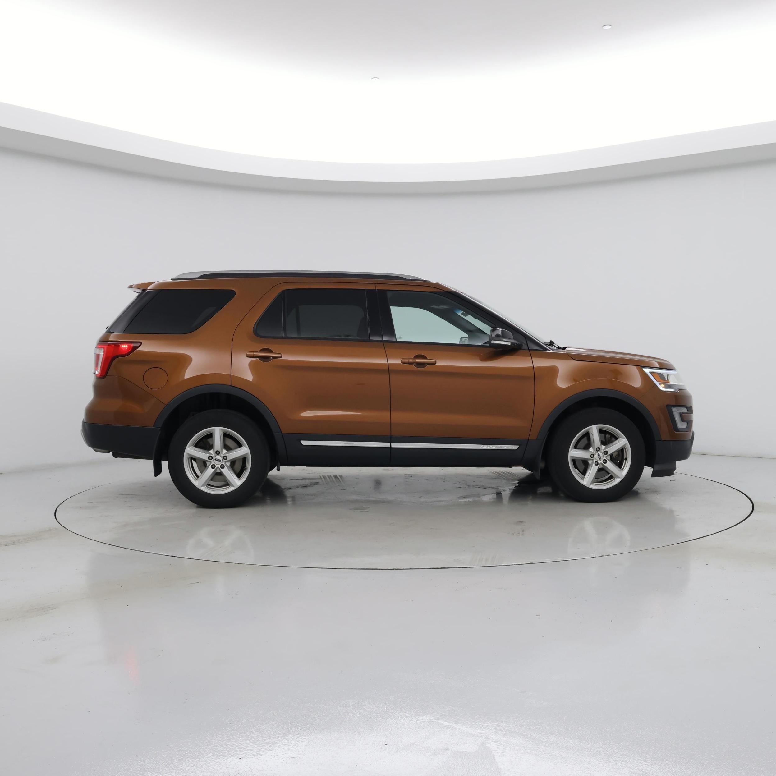 Thumbnail: 2017 Ford Explorer - 7