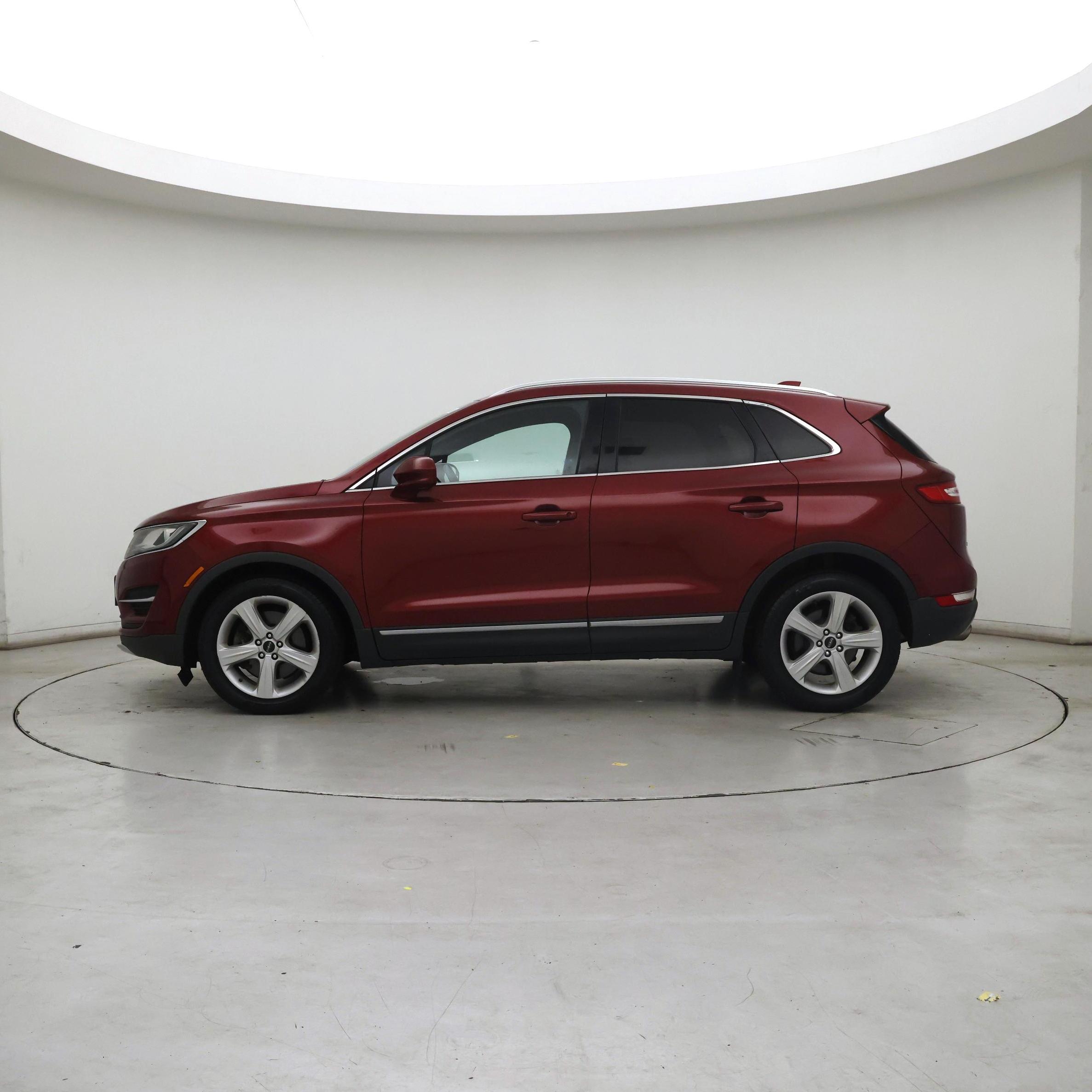 Thumbnail: 2015 Lincoln MKC - 3