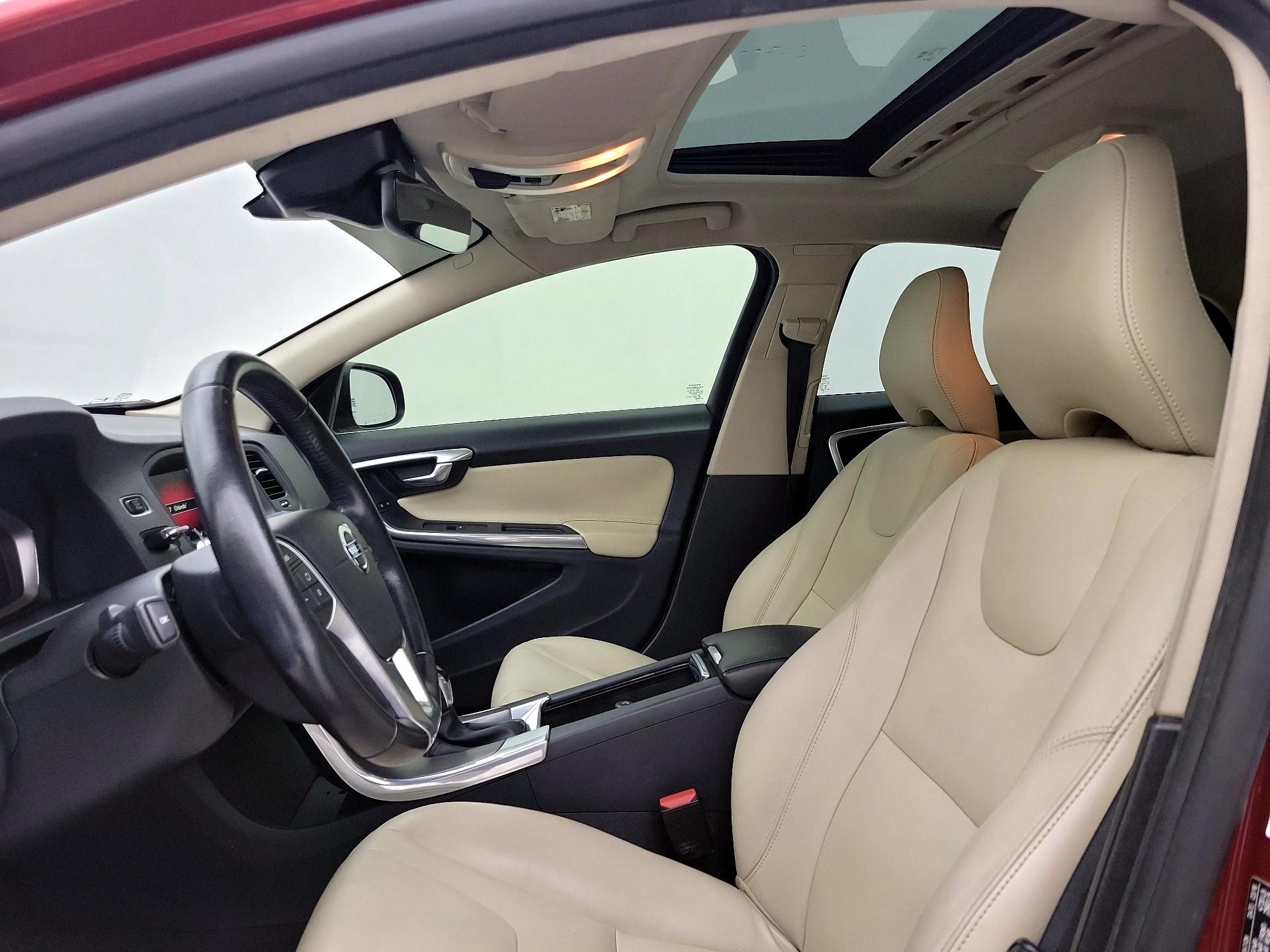 Thumbnail: 2016 Volvo S60 - 18