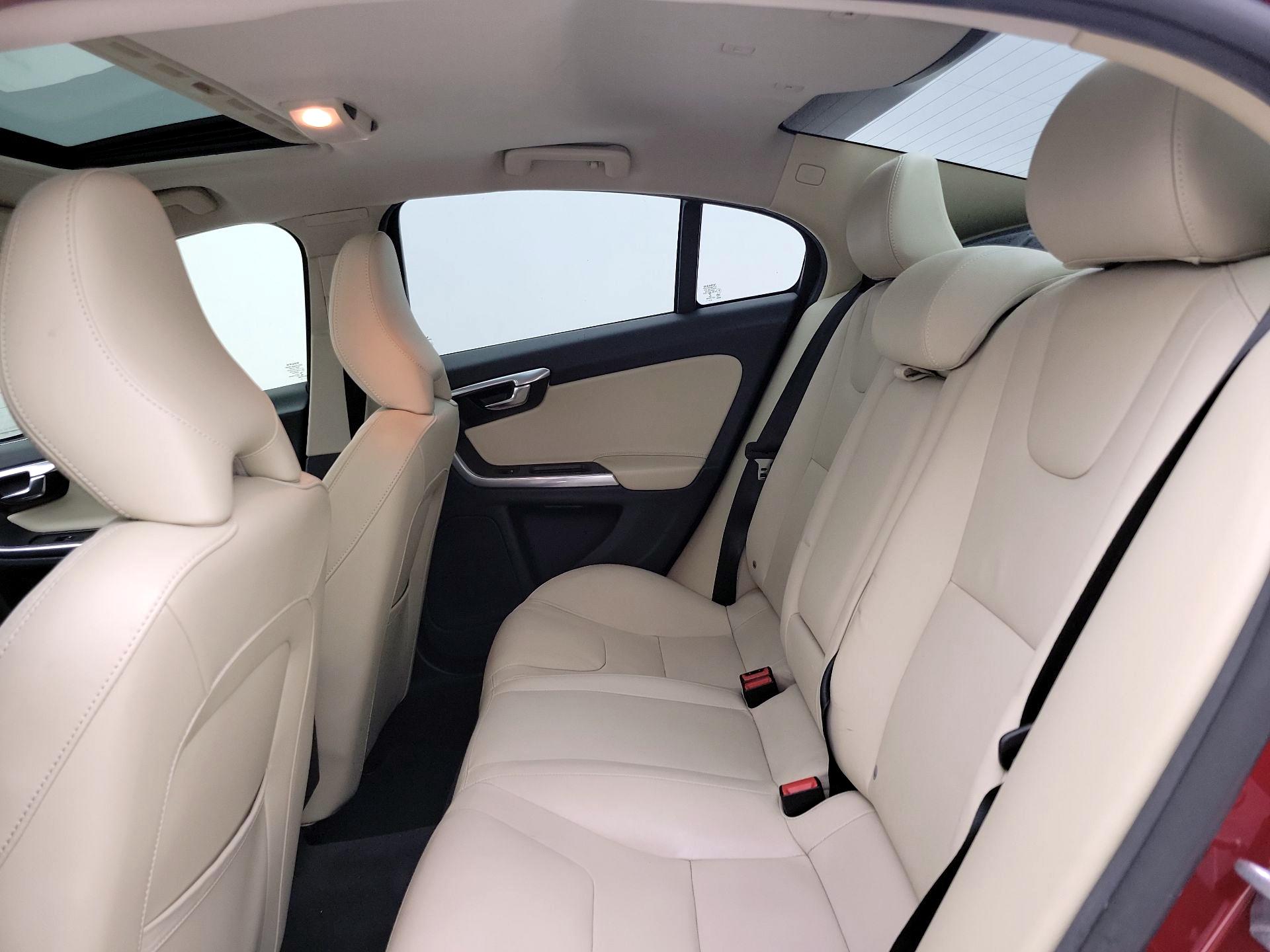 Thumbnail: 2016 Volvo S60 - 19