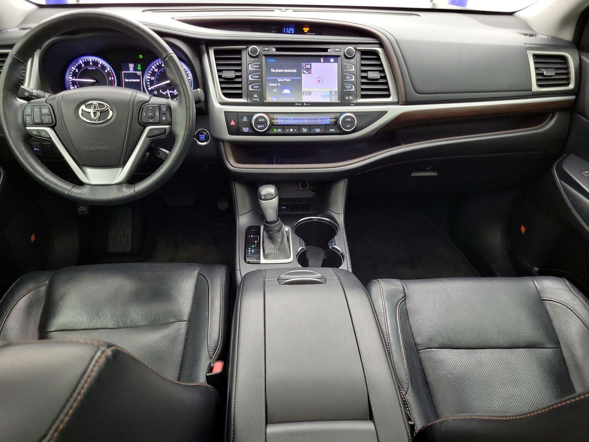 Thumbnail: 2015 Toyota Highlander - 9