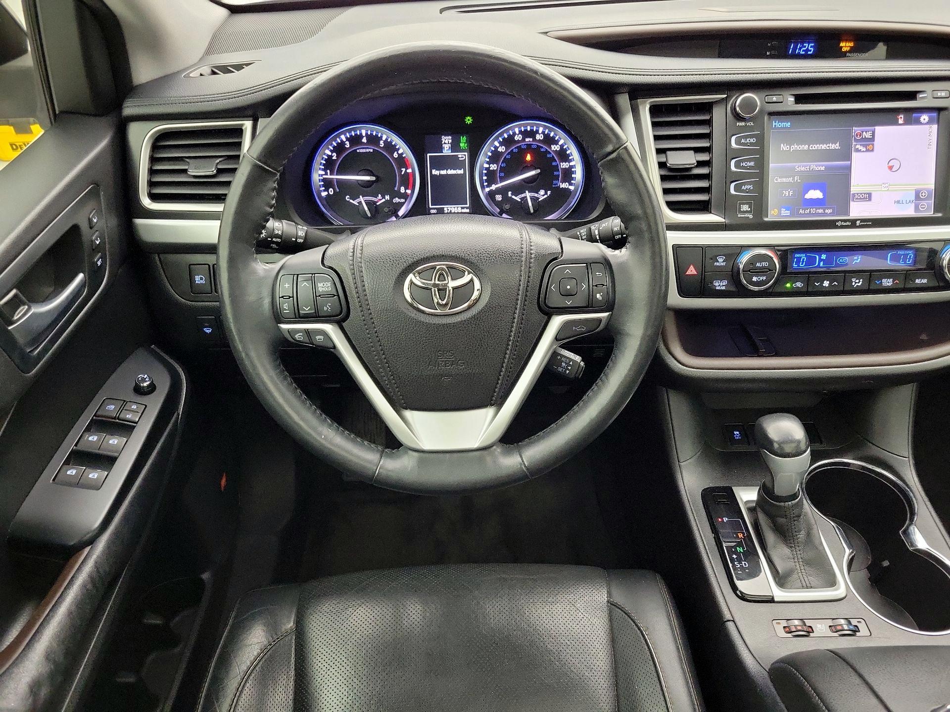 Thumbnail: 2015 Toyota Highlander - 10