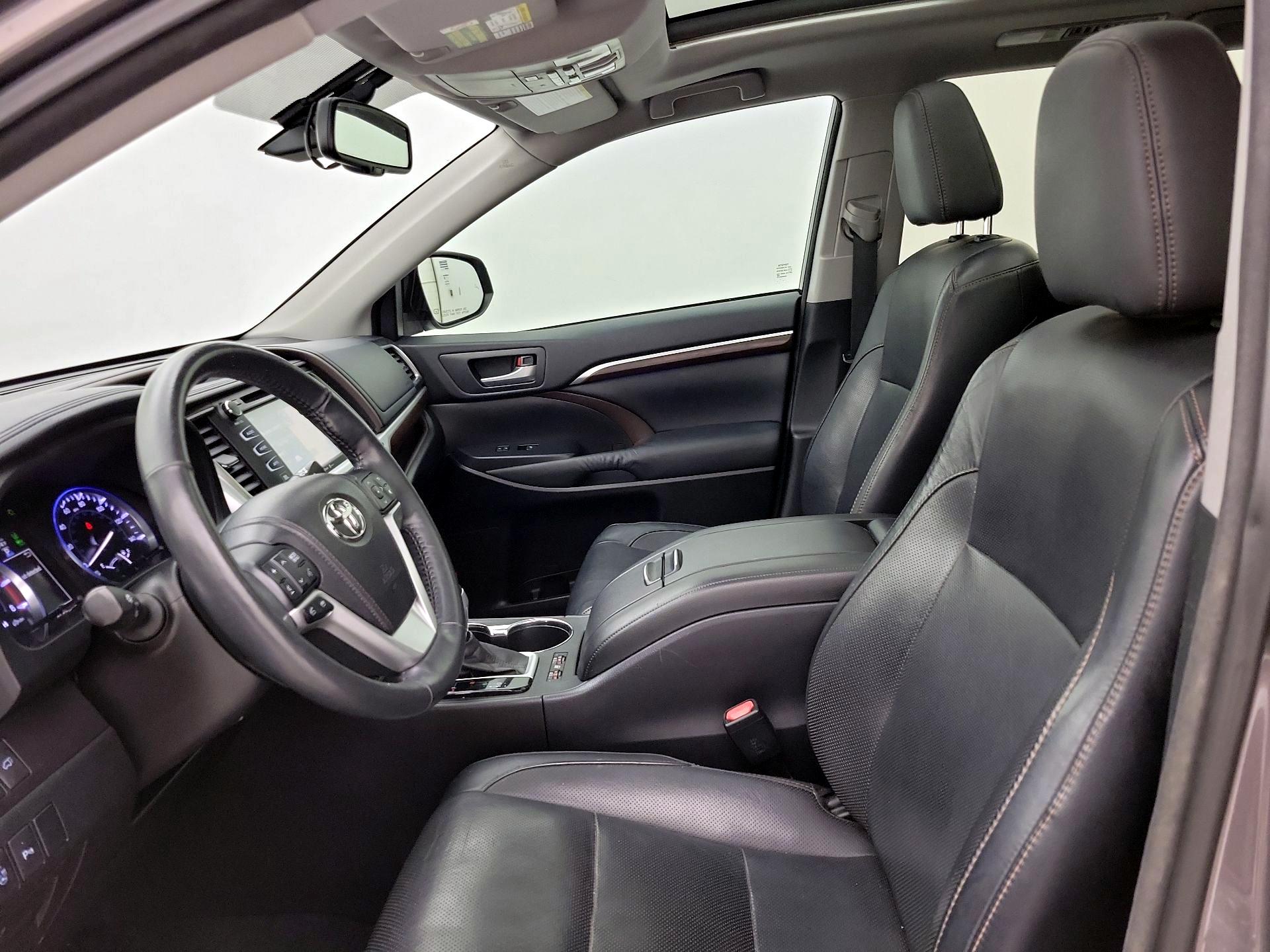 Thumbnail: 2015 Toyota Highlander - 11