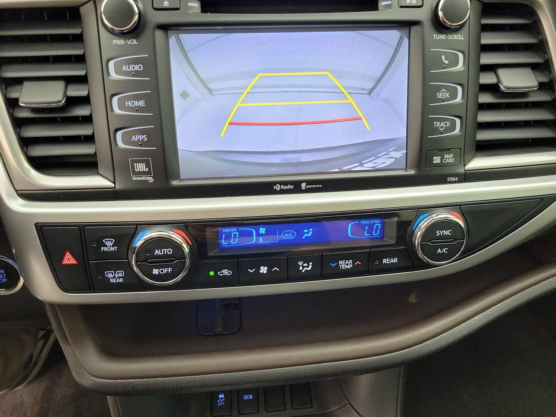 Thumbnail: 2015 Toyota Highlander - 14