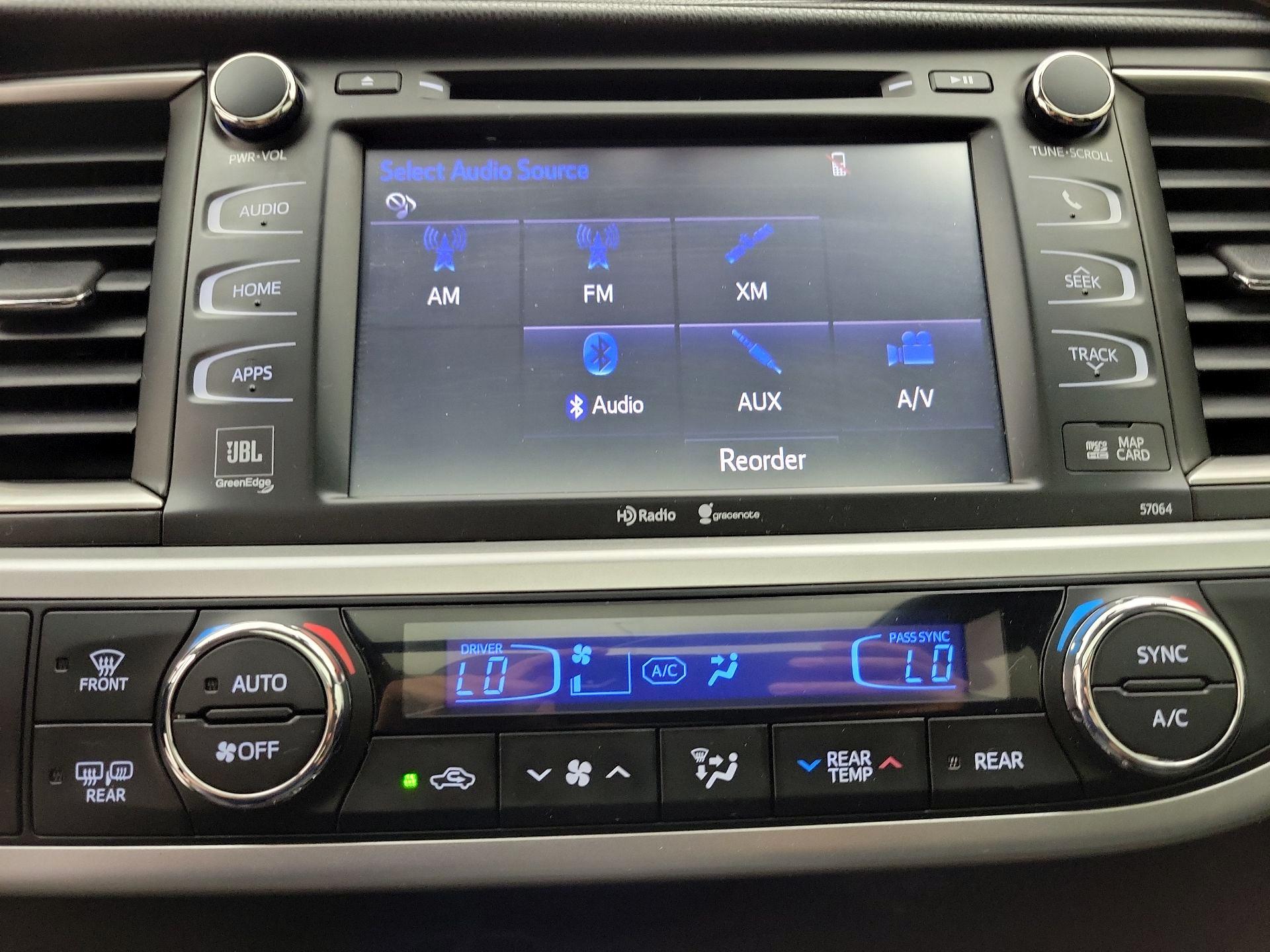Thumbnail: 2015 Toyota Highlander - 15