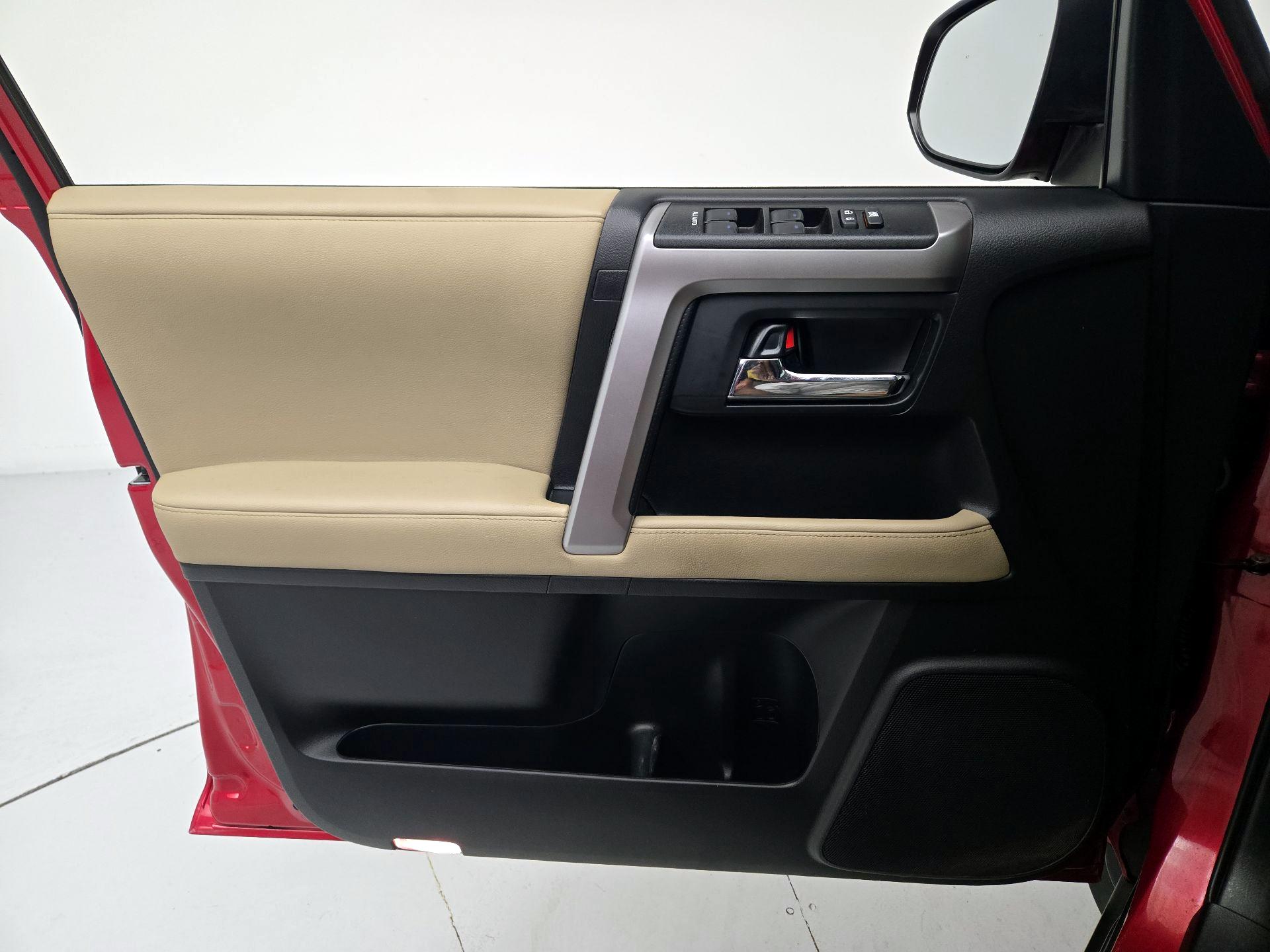 Thumbnail: 2020 Toyota 4Runner - 12