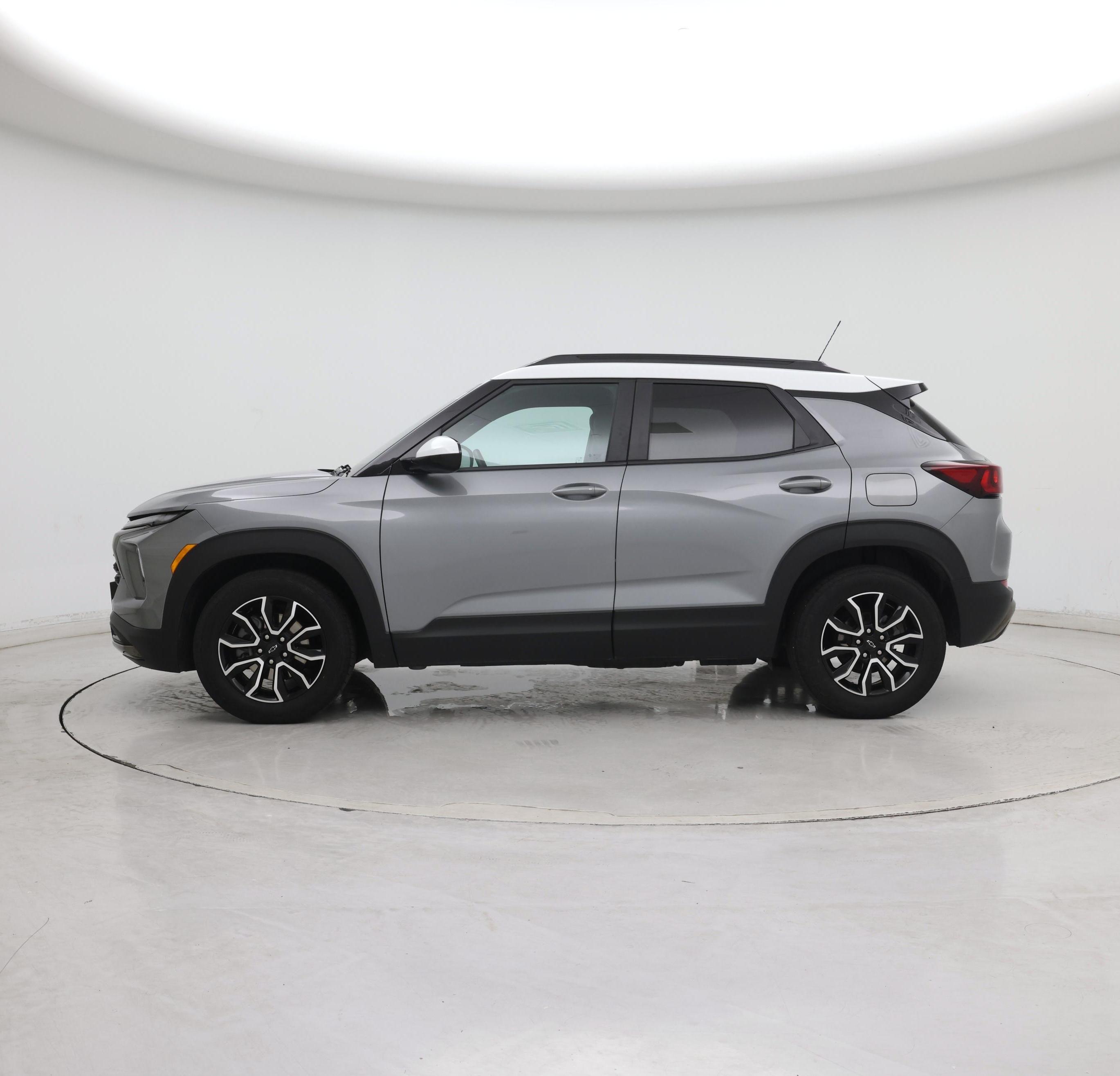 Thumbnail: 2024 Chevrolet TrailBlazer - 3