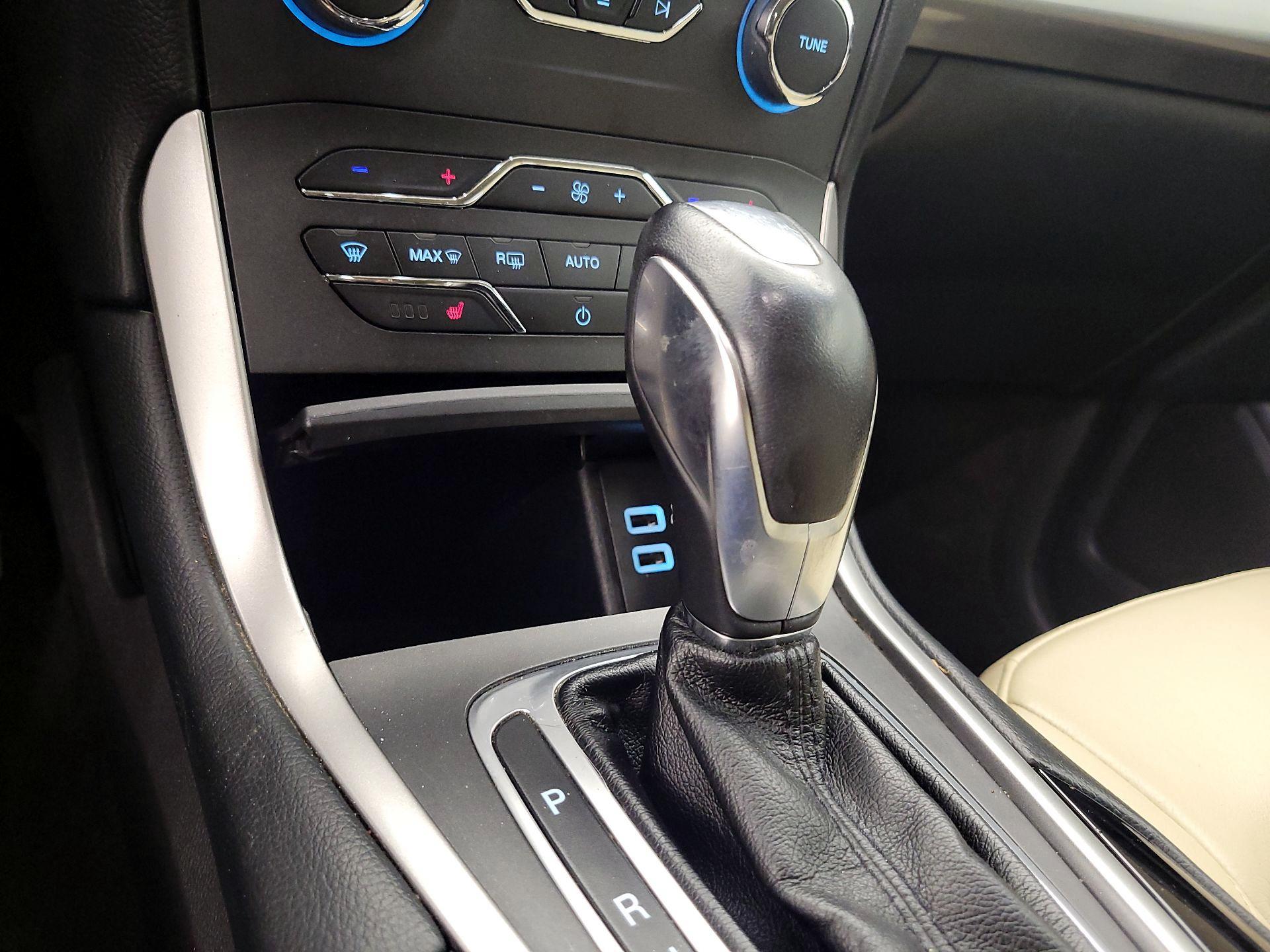 Thumbnail: 2018 Ford Edge - 18