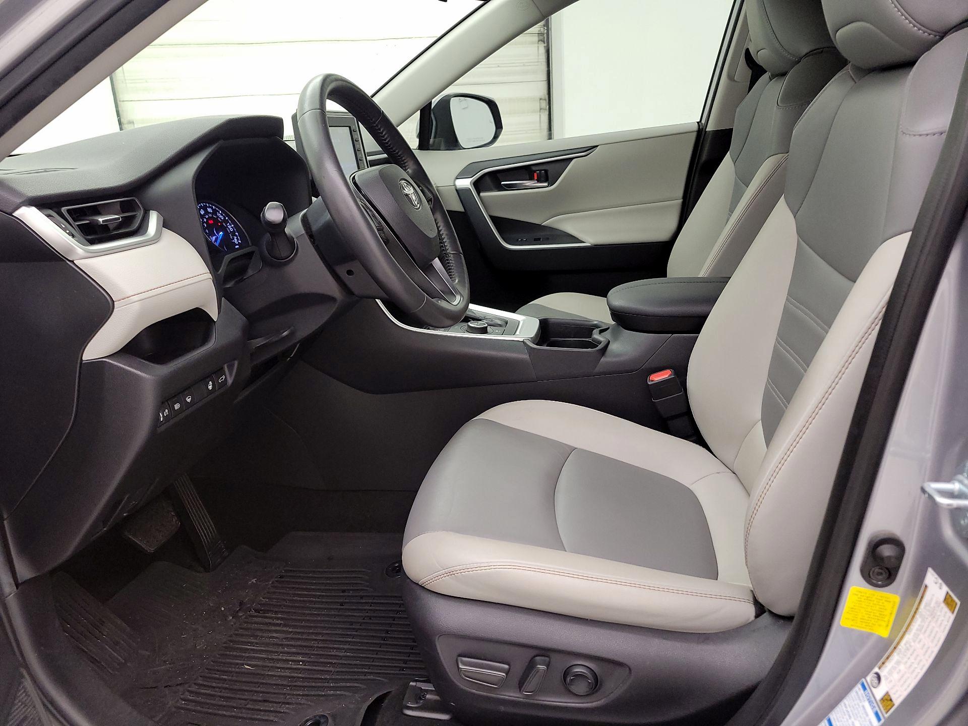 Thumbnail: 2021 Toyota RAV4 - 11