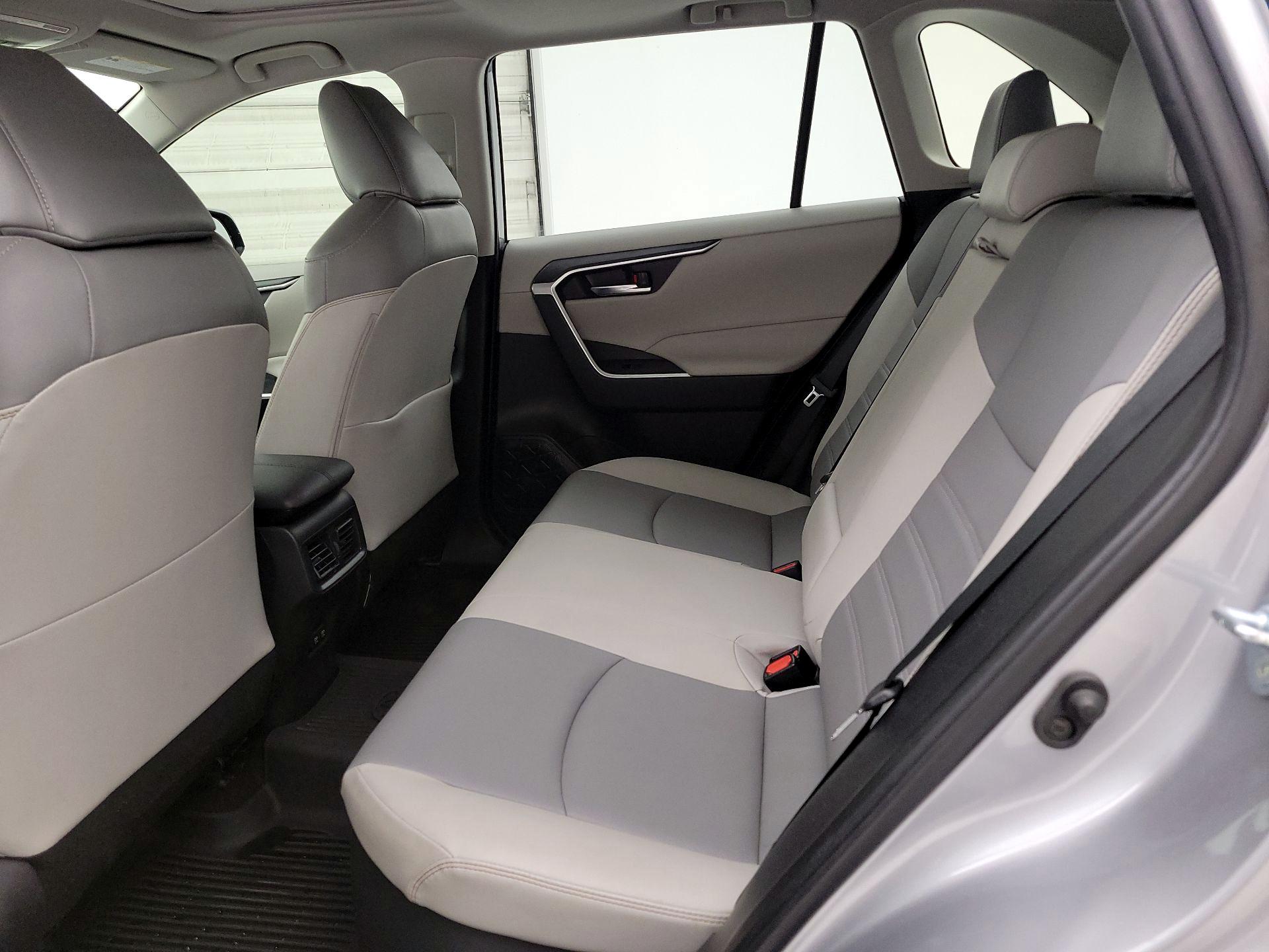 Thumbnail: 2021 Toyota RAV4 - 19