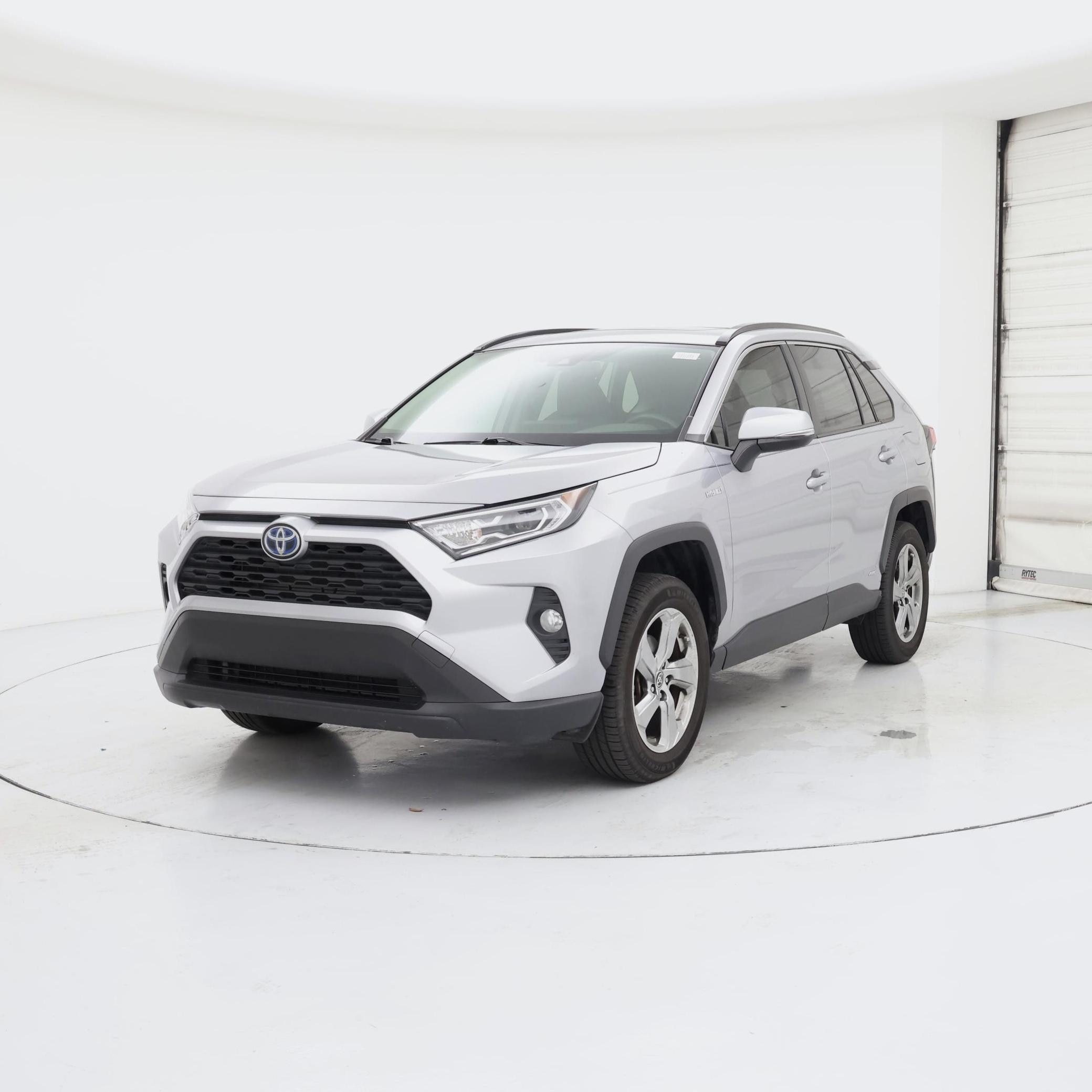 Thumbnail: 2021 Toyota RAV4 - 4