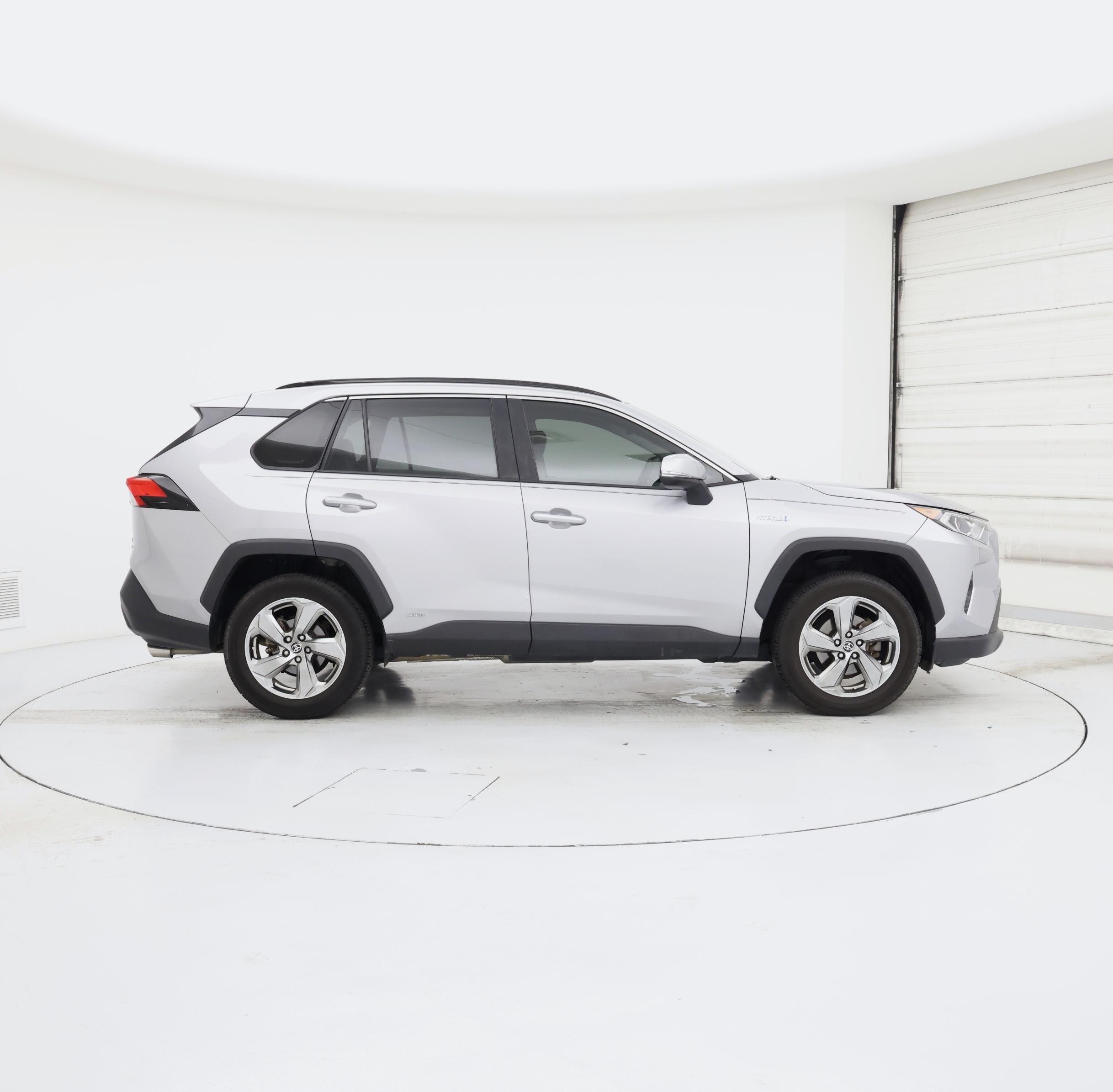 Thumbnail: 2021 Toyota RAV4 - 7
