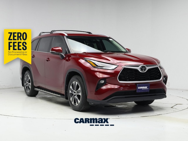 Red 2024 Toyota Highlander XLE FWD SUV / Crossover Front-Wheel Drive Automatic