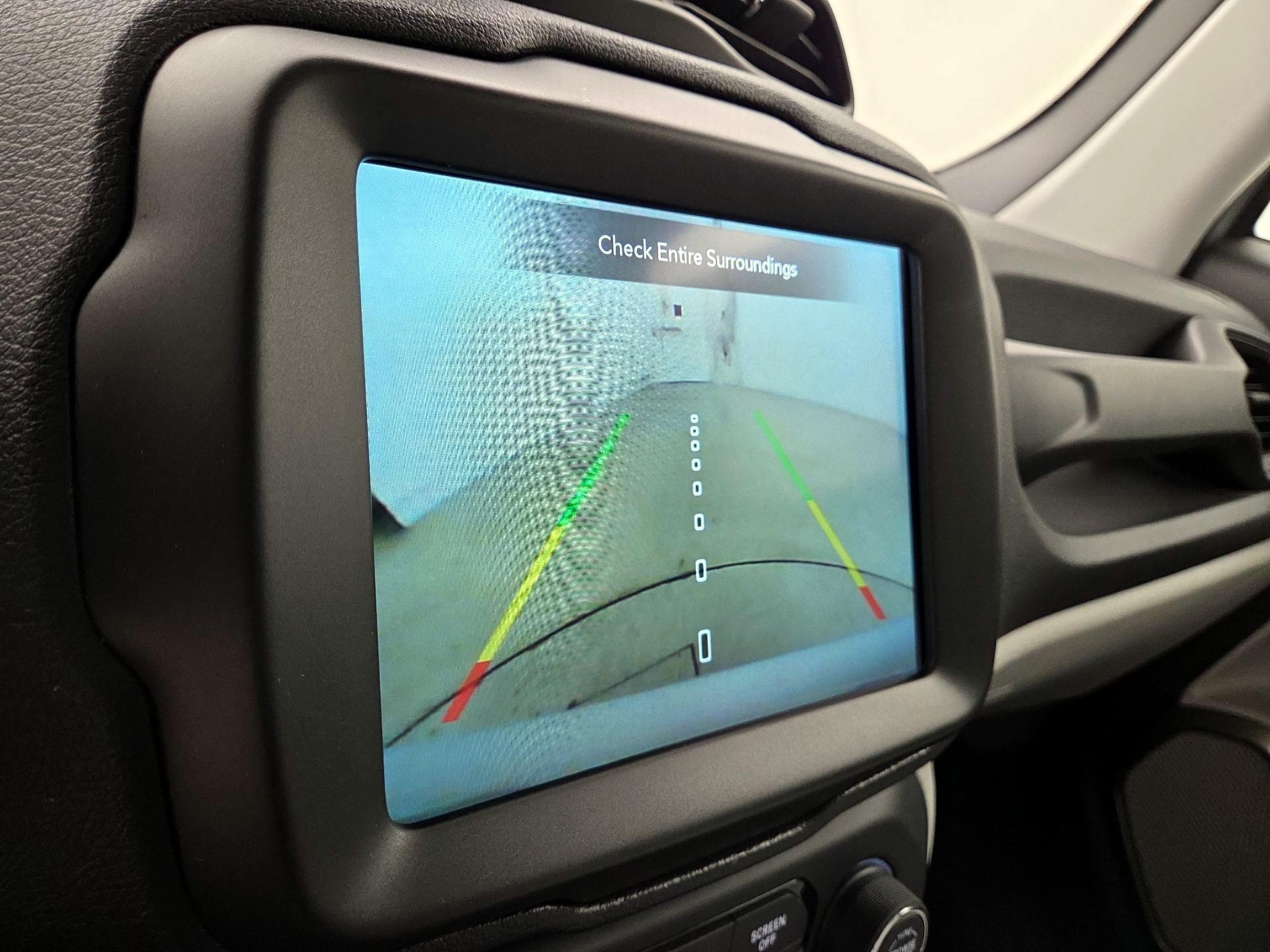 Thumbnail: 2020 Jeep Renegade - 15