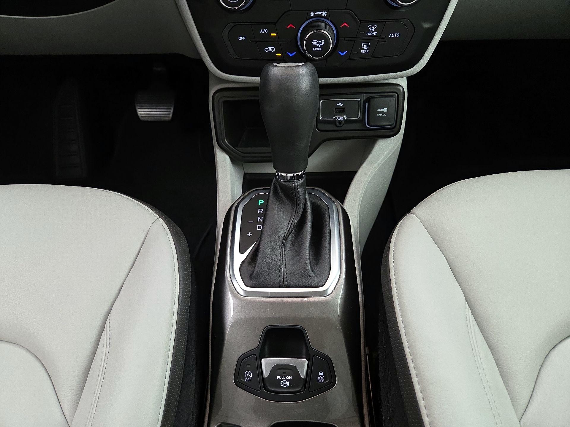 Thumbnail: 2020 Jeep Renegade - 18